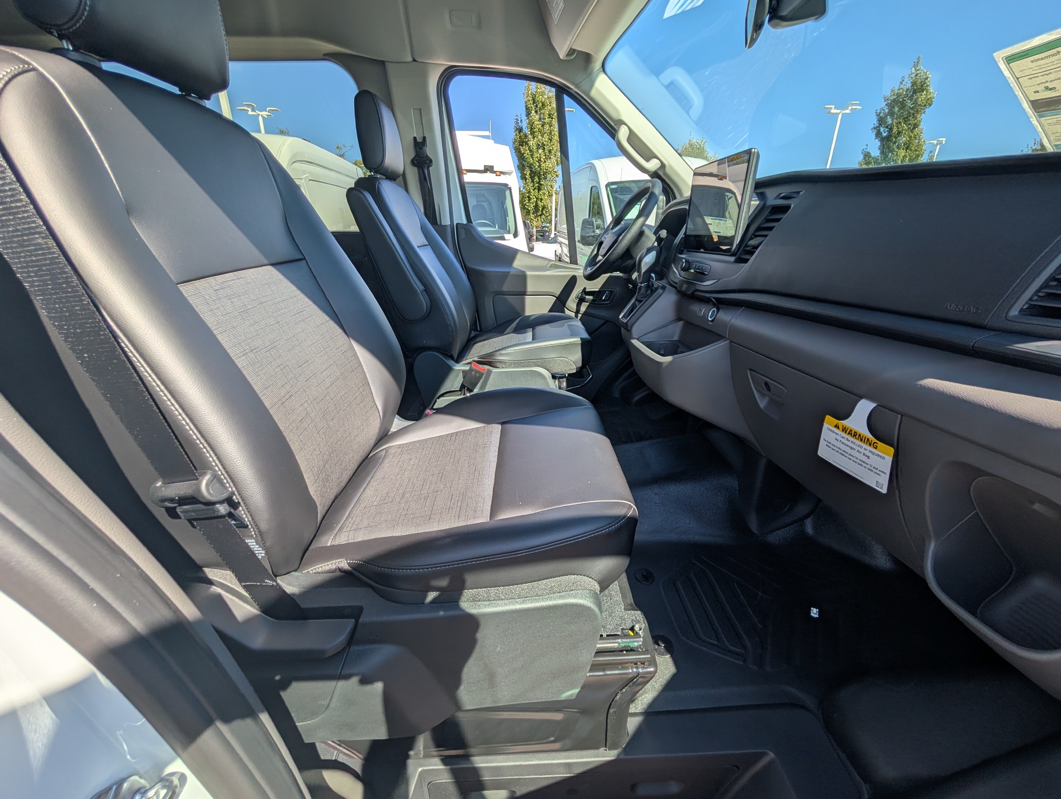 2026 Ford Transit Passenger Wagon XL