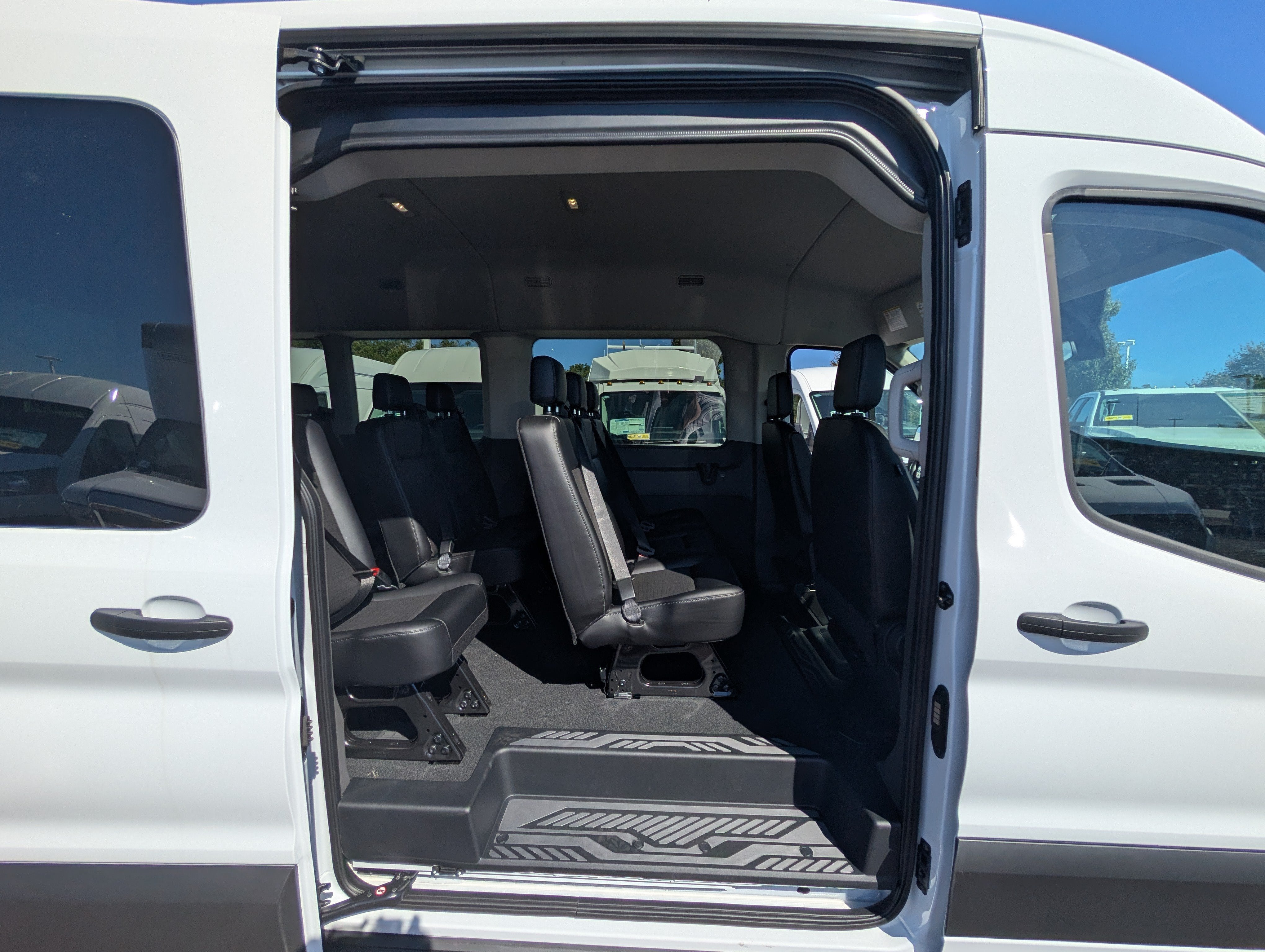 2026 Ford Transit Passenger Wagon XL