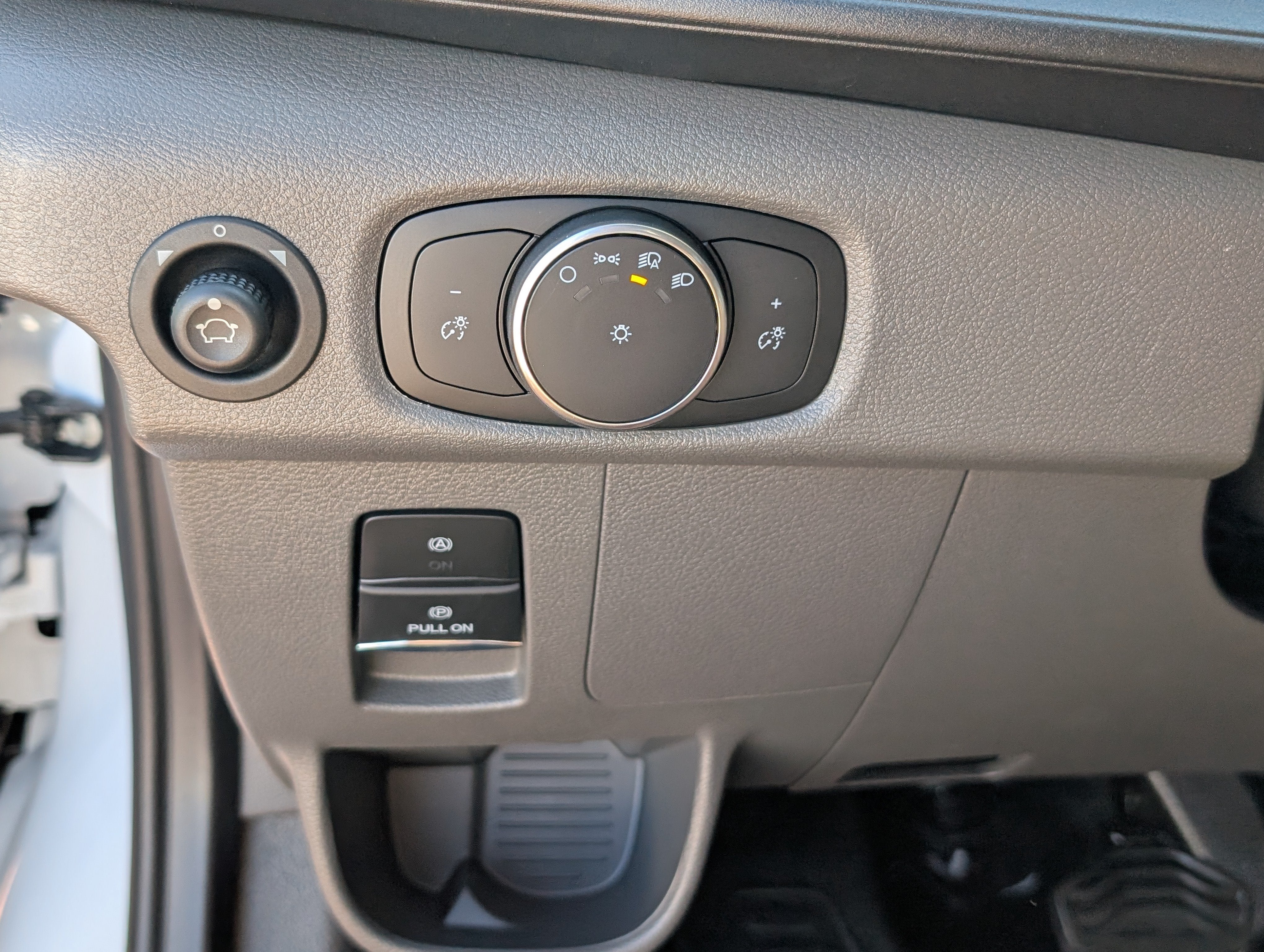 2027 Ford Transit Passenger Wagon XL