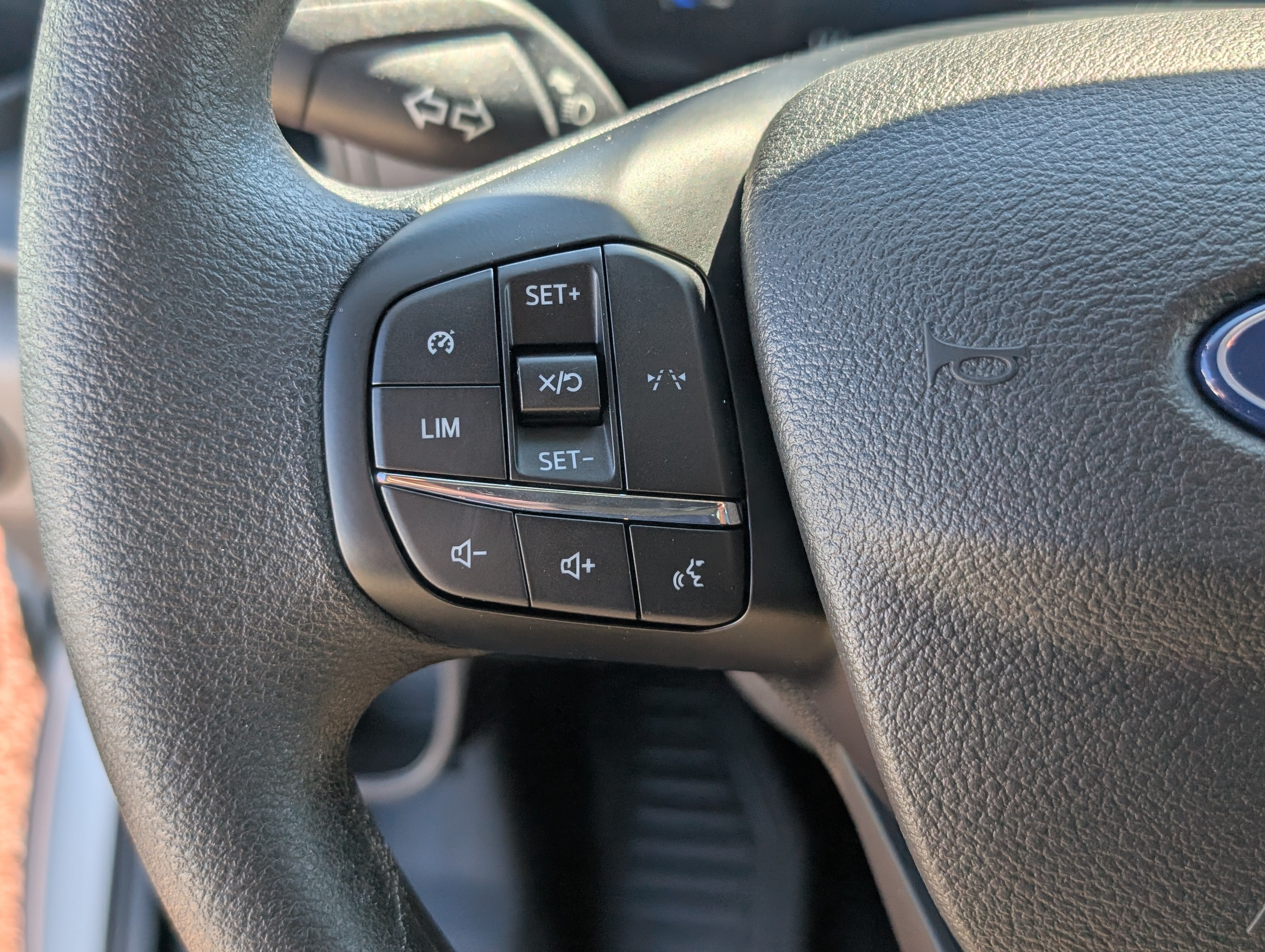 2027 Ford Transit Passenger Wagon XL
