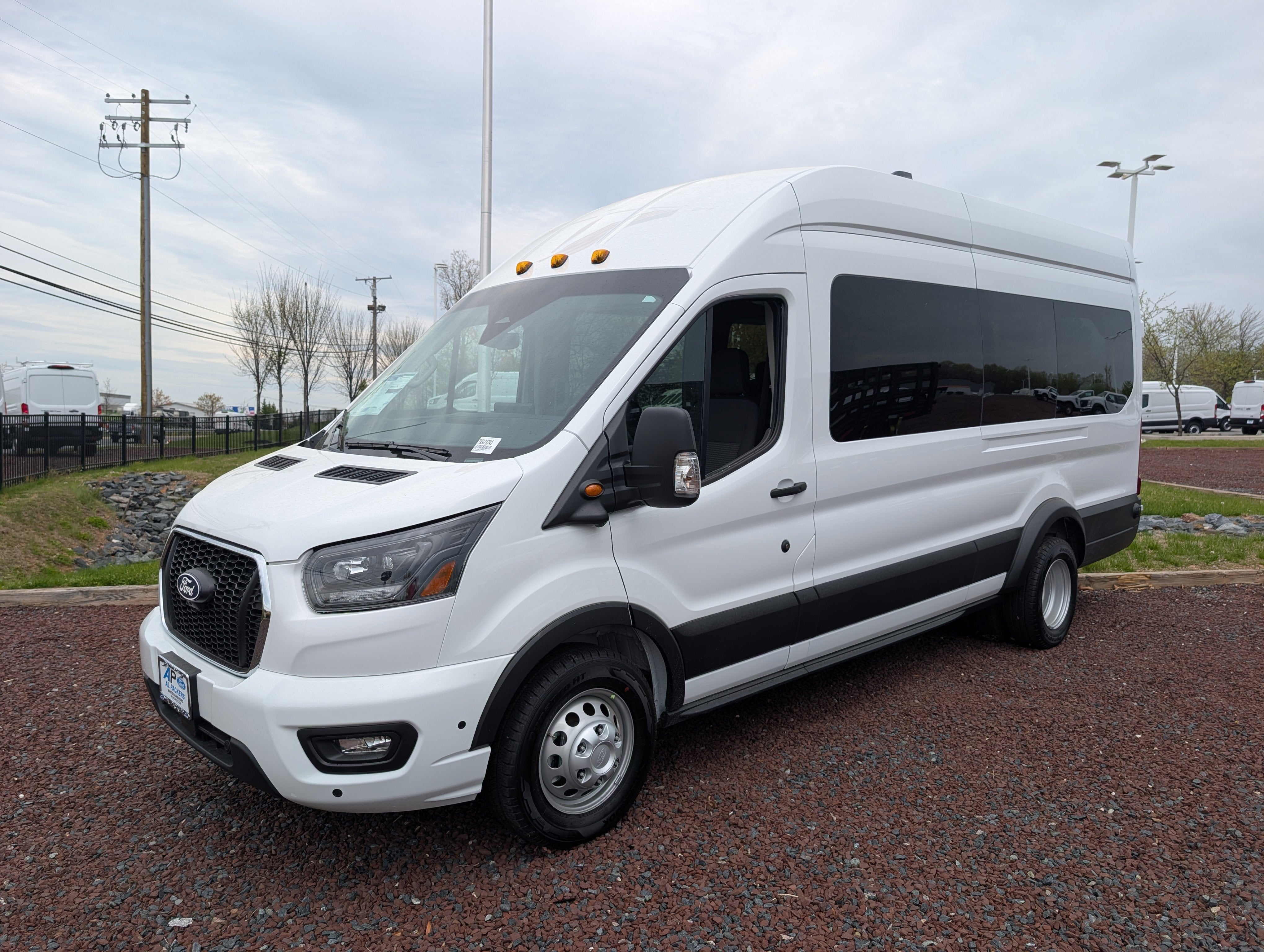 2026 Ford Transit Passenger Wagon XLT