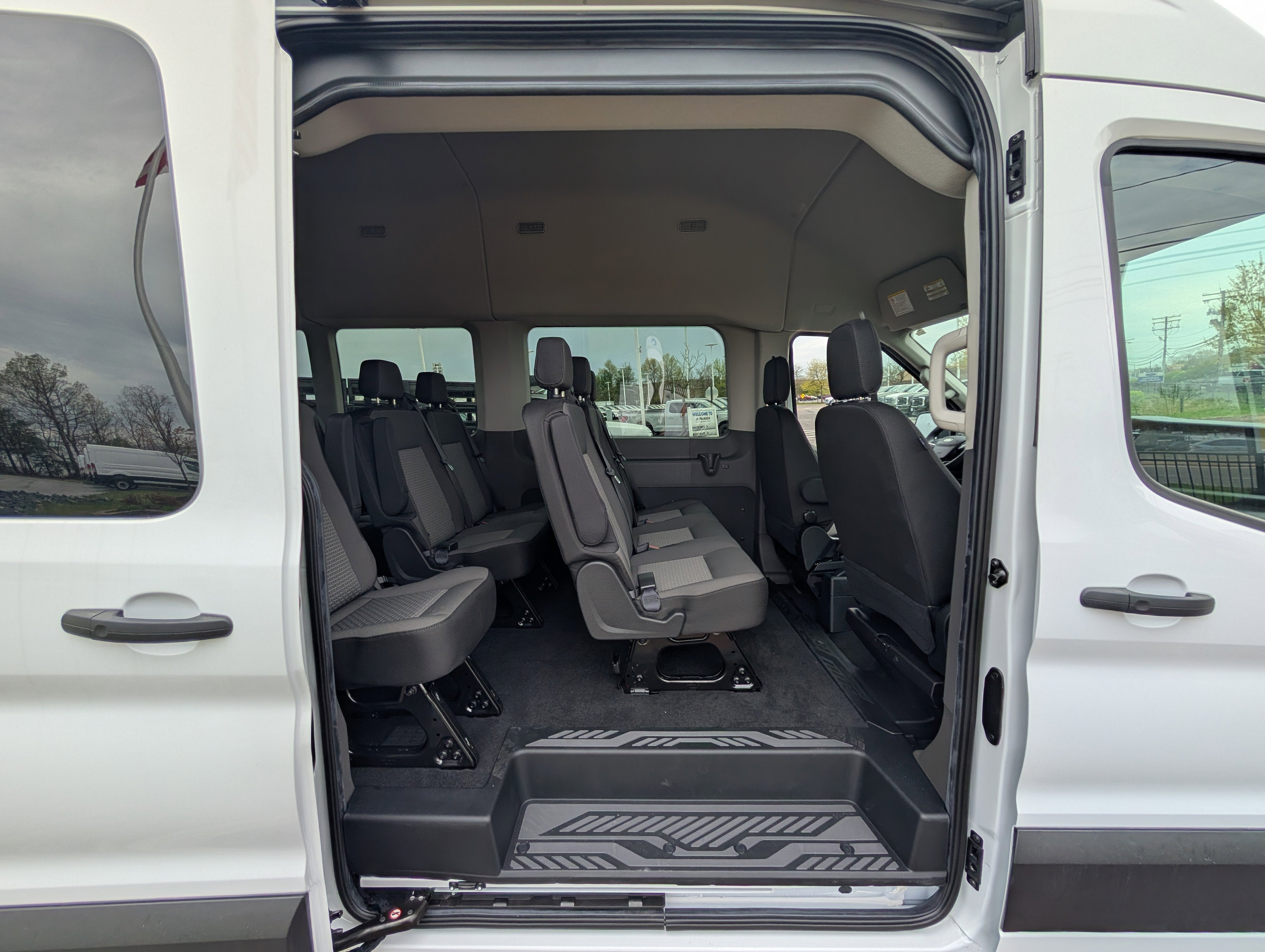 2026 Ford Transit Passenger Wagon XLT