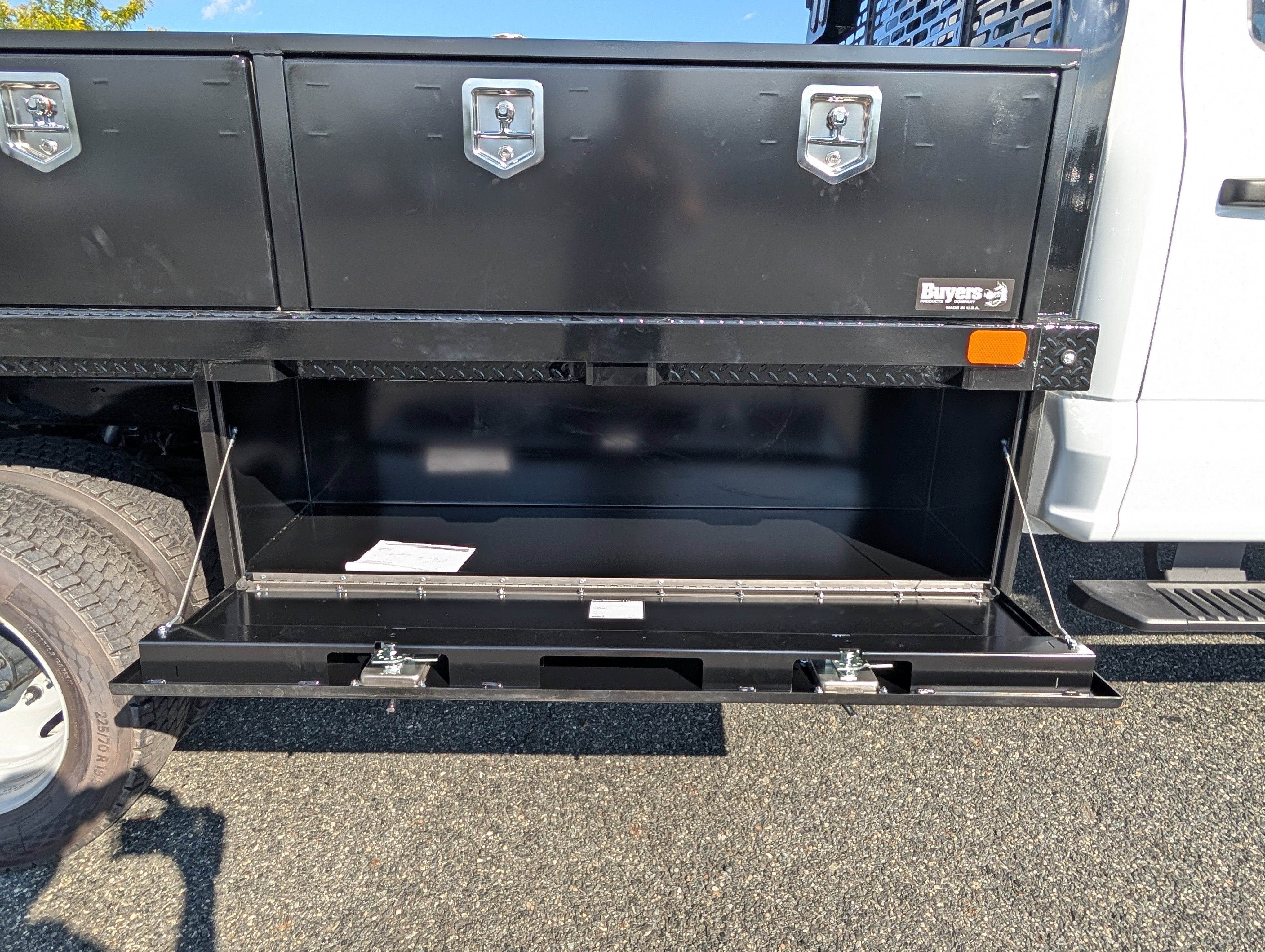 2025 Ford Super Duty F-550 DRW XL