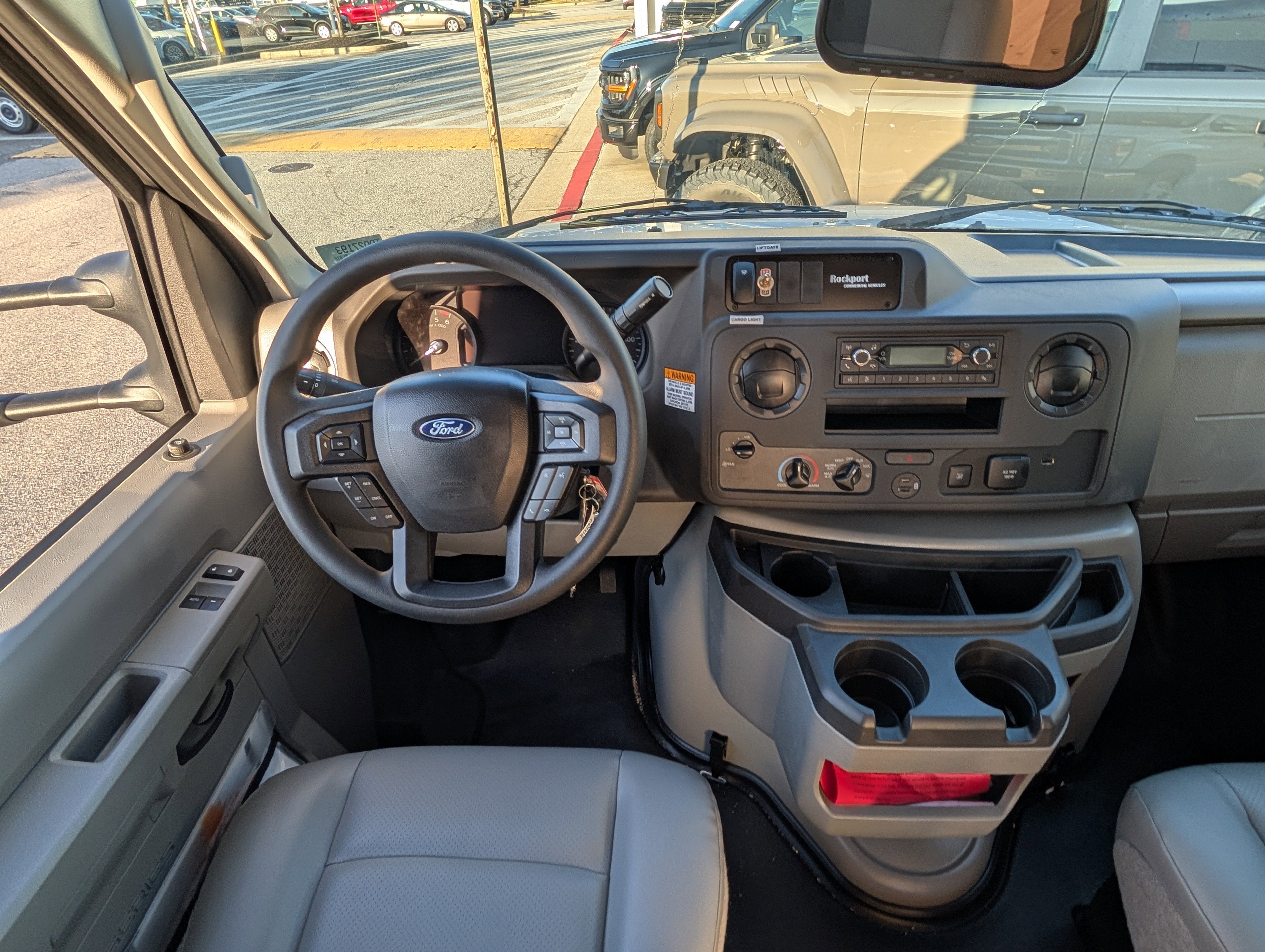 2026 Ford E-Series Cutaway E-450 DRW