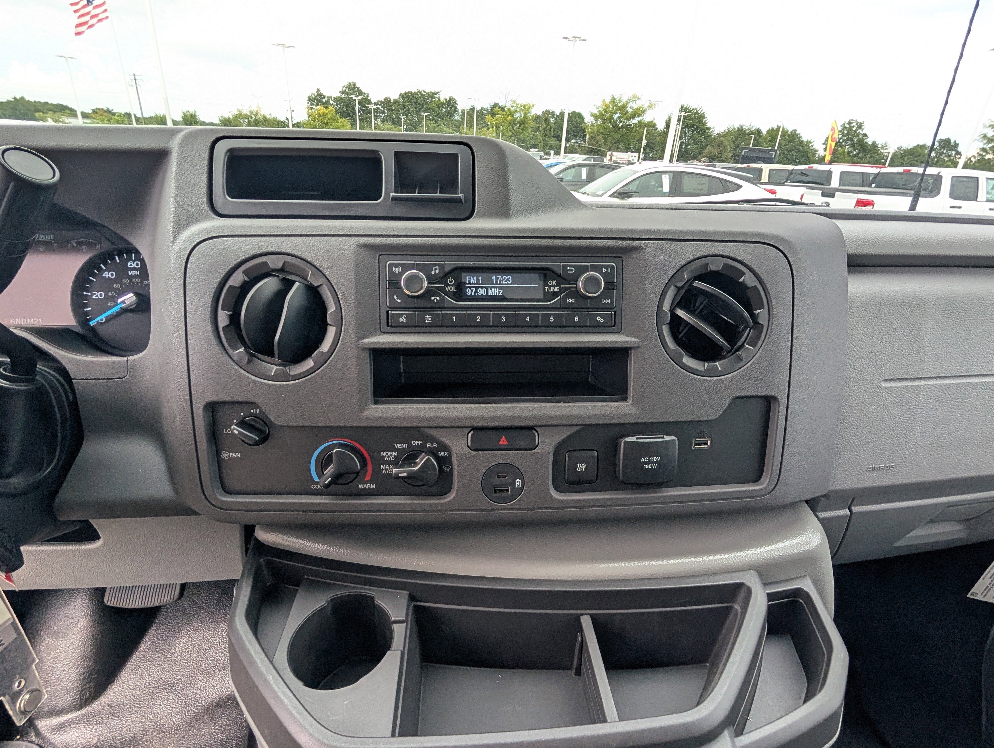 2026 Ford E-Series Cutaway E-450 DRW