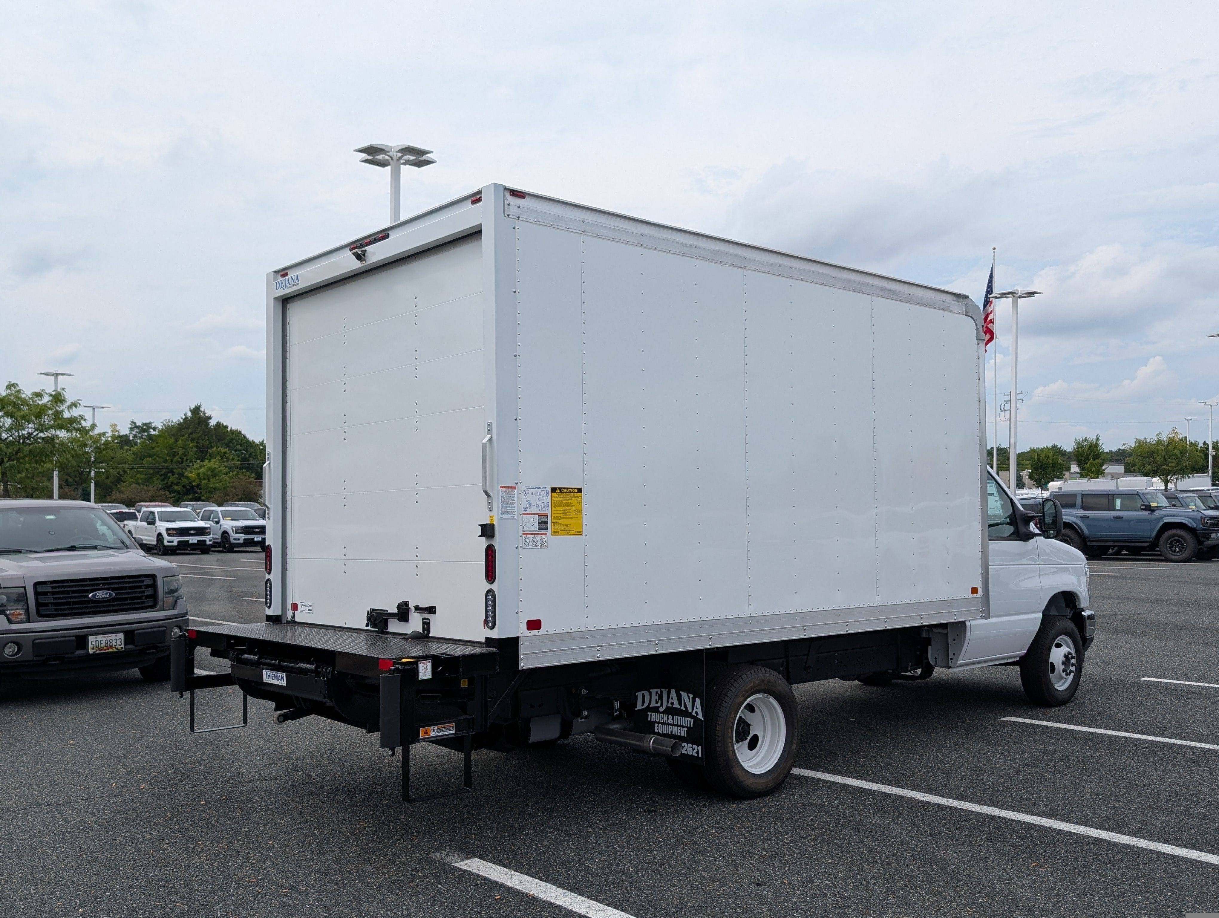 2026 Ford E-Series Cutaway E-450 DRW