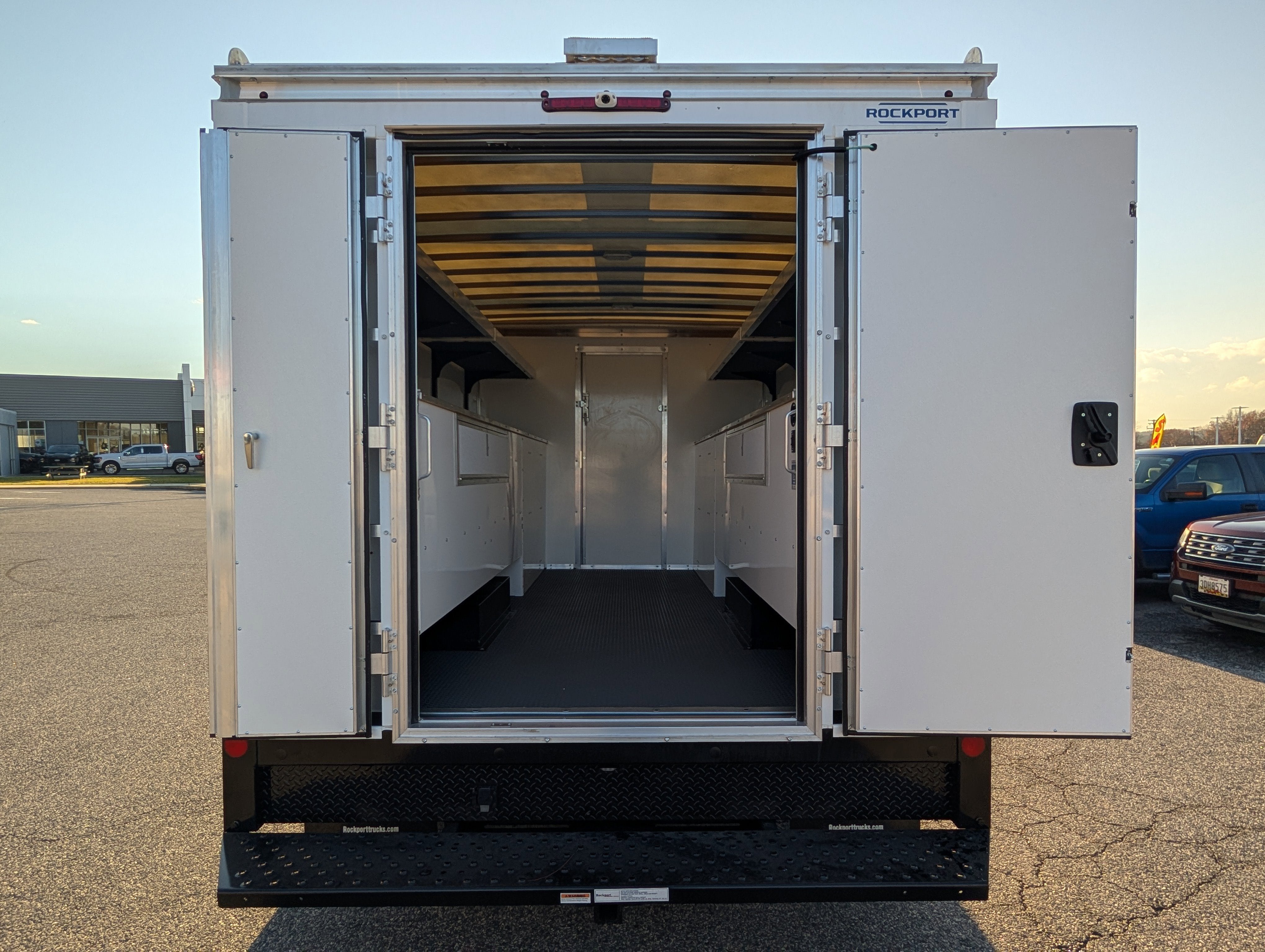 2026 Ford E-Series Cutaway E-450 DRW