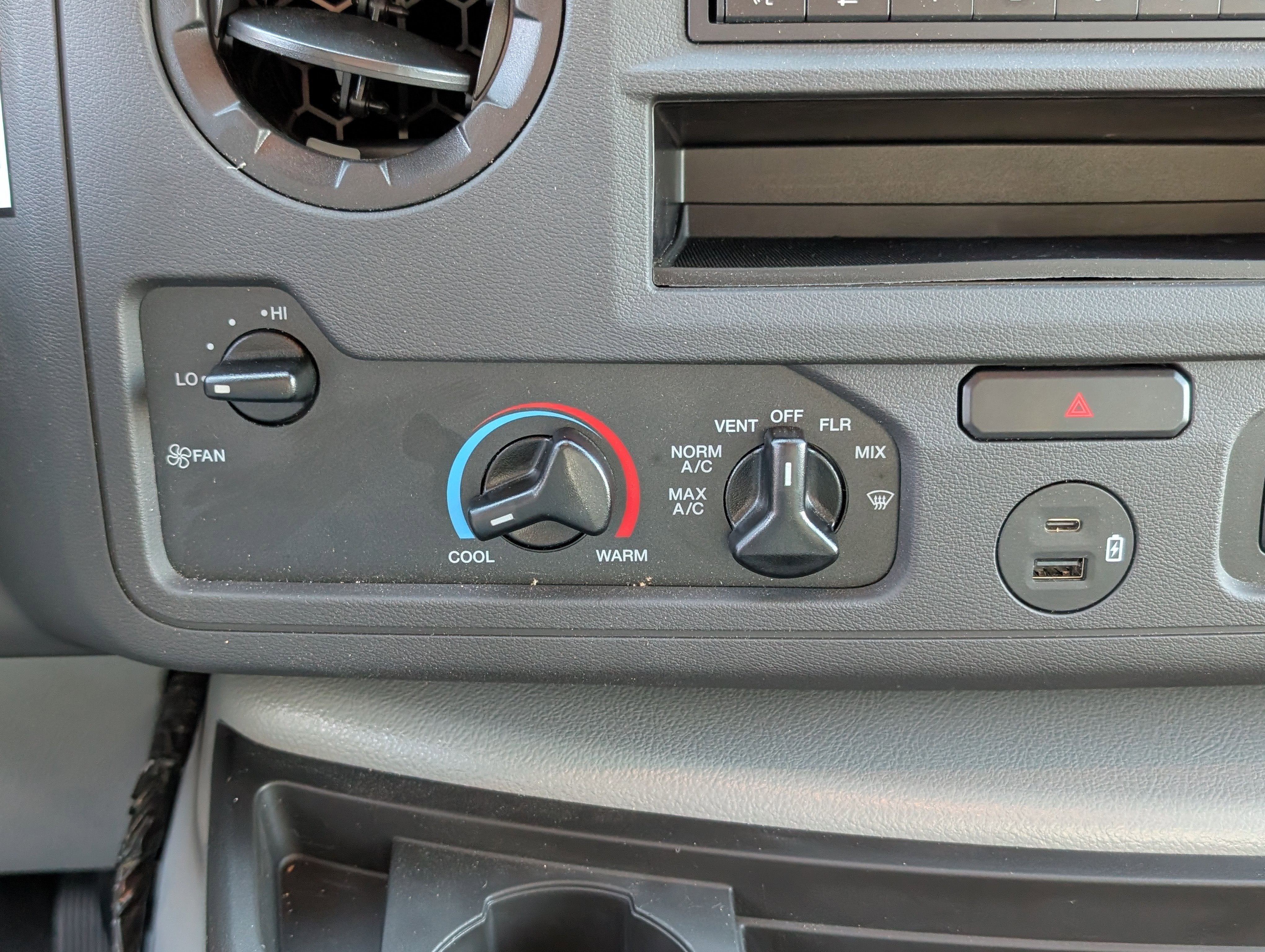 2026 Ford E-Series Cutaway E-450 DRW