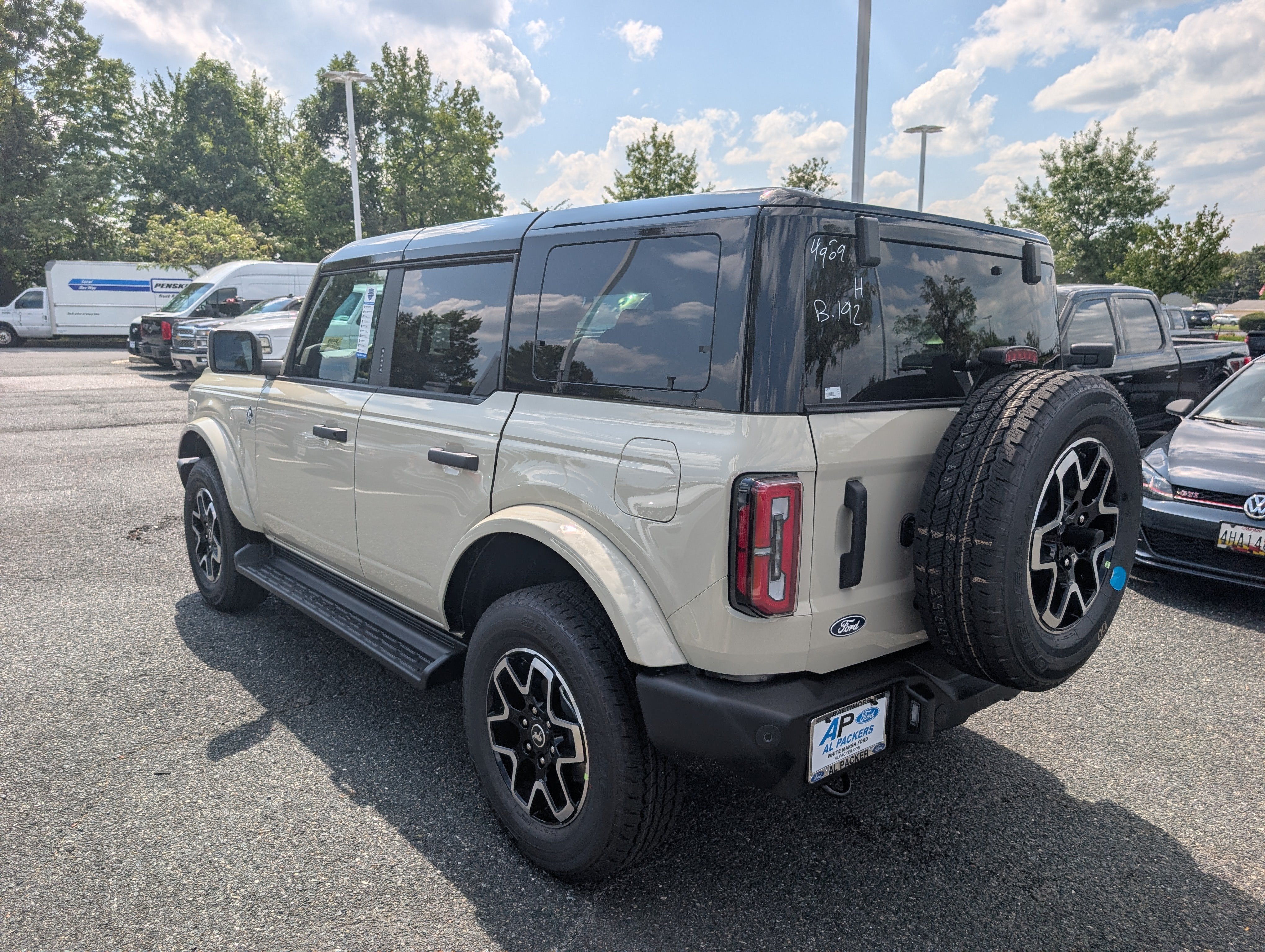 2026 Ford Bronco Outer Banks
