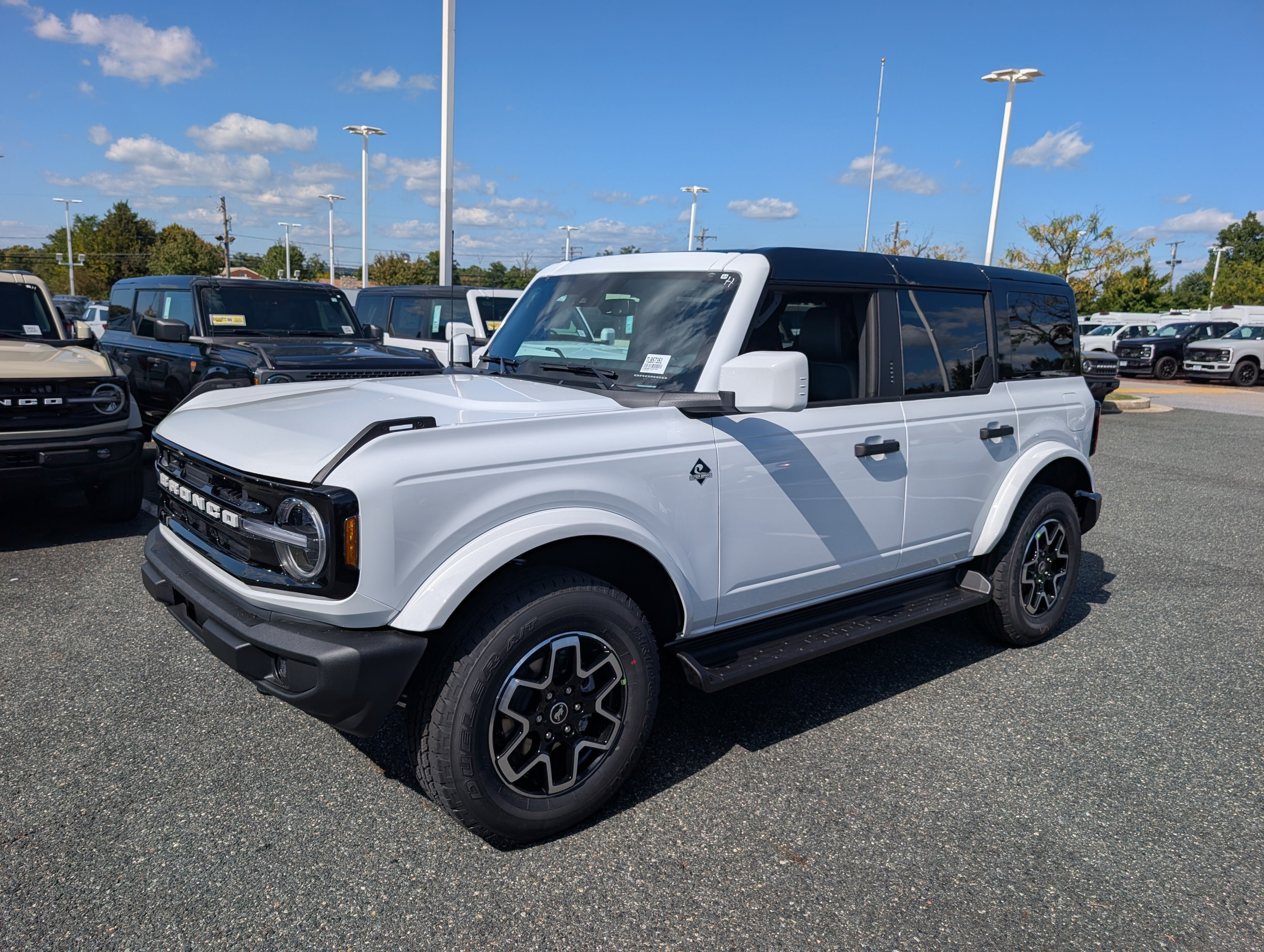2026 Ford Bronco Outer Banks