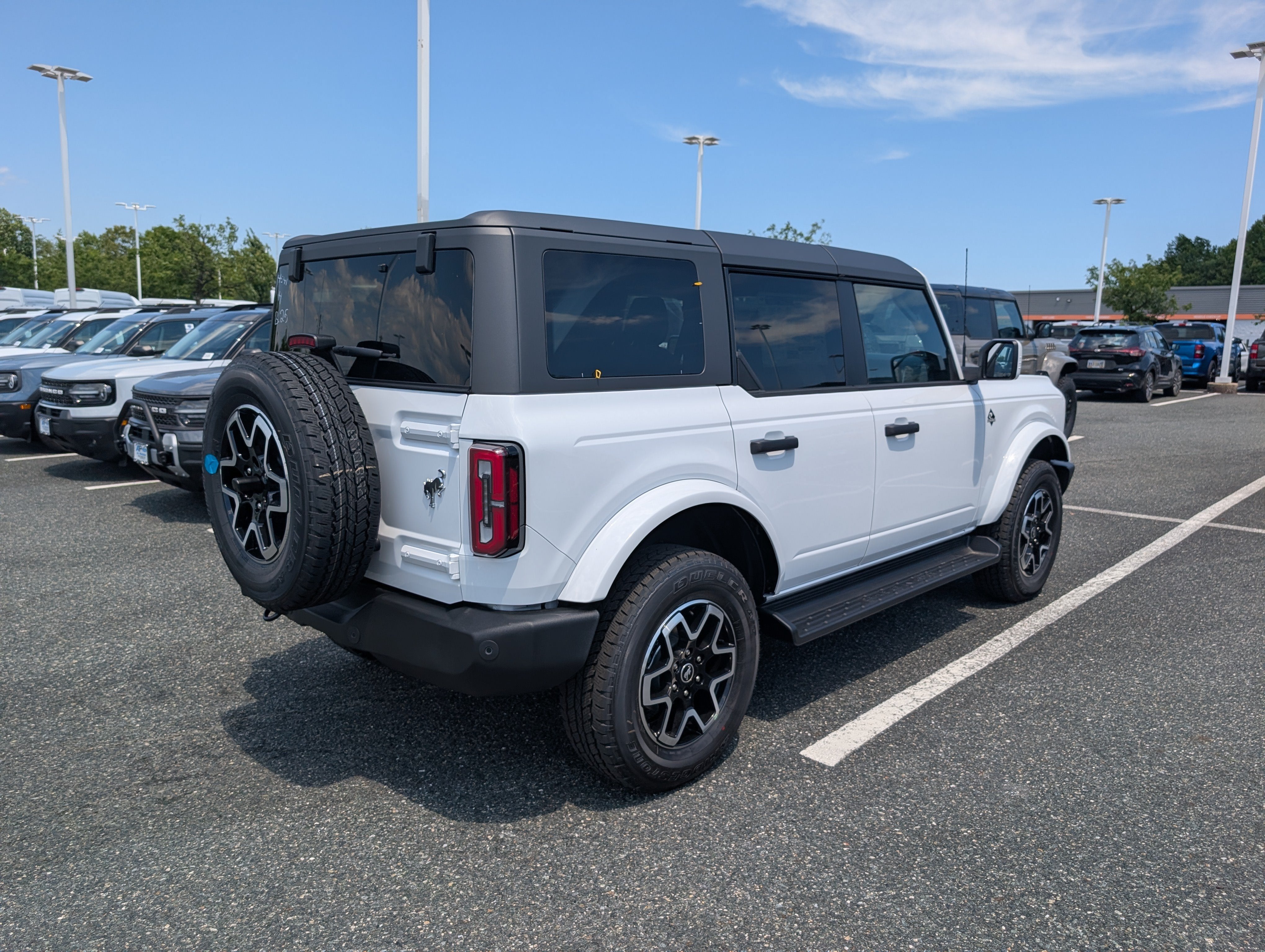 2026 Ford Bronco Outer Banks