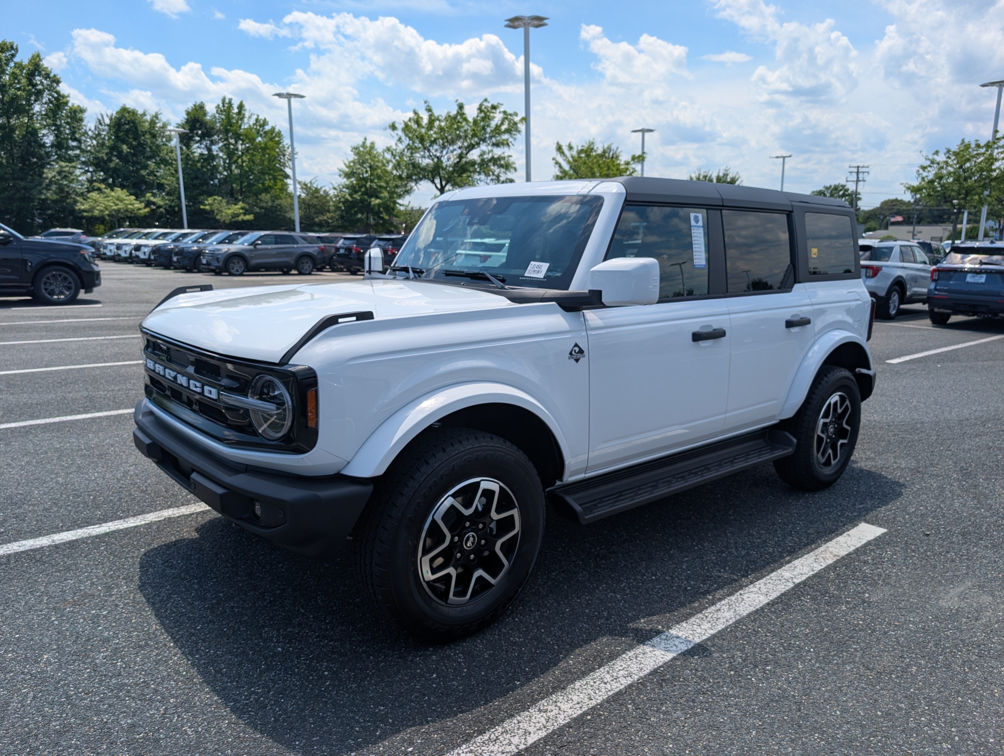 2026 Ford Bronco Outer Banks