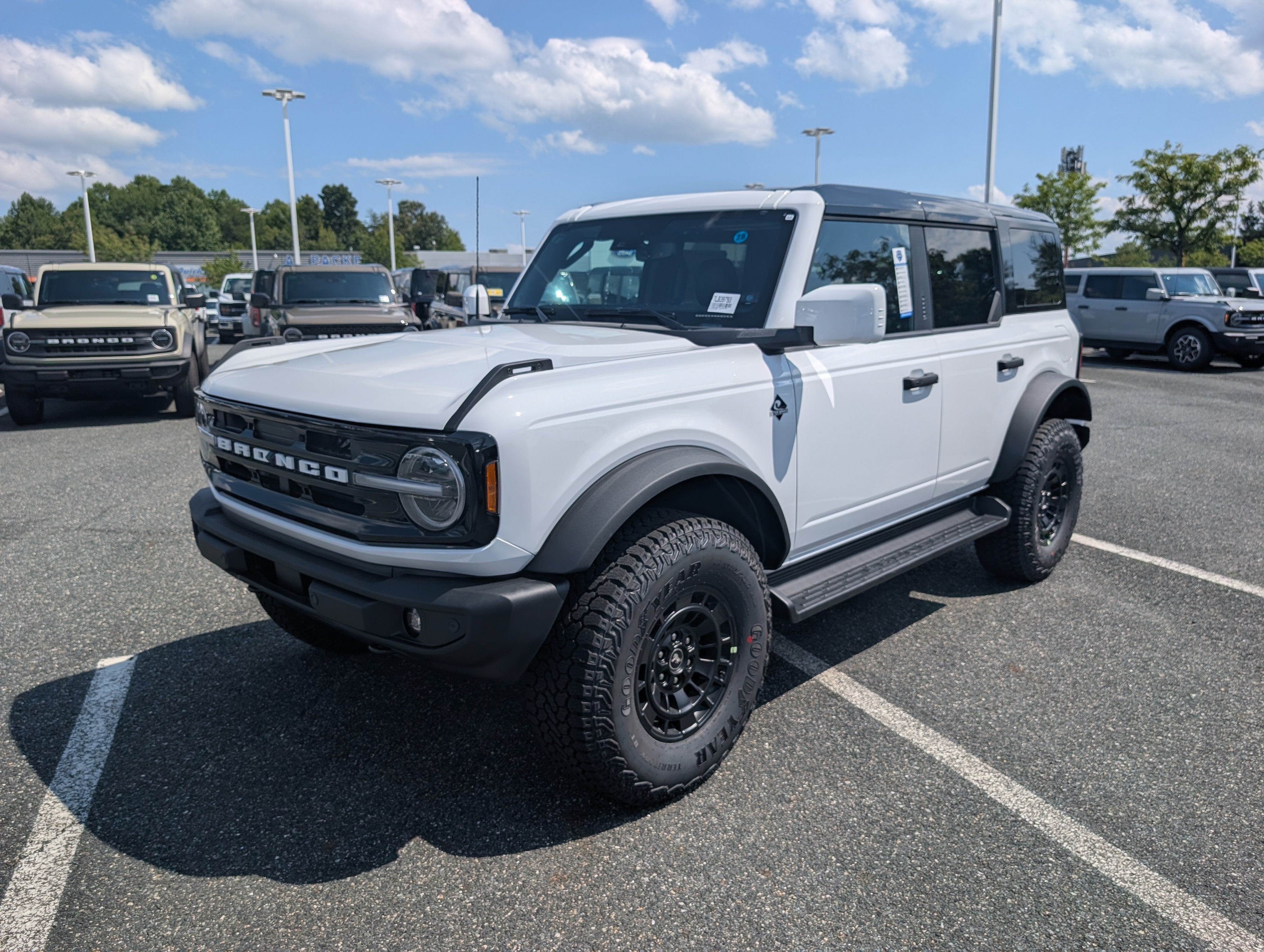 2026 Ford Bronco Outer Banks