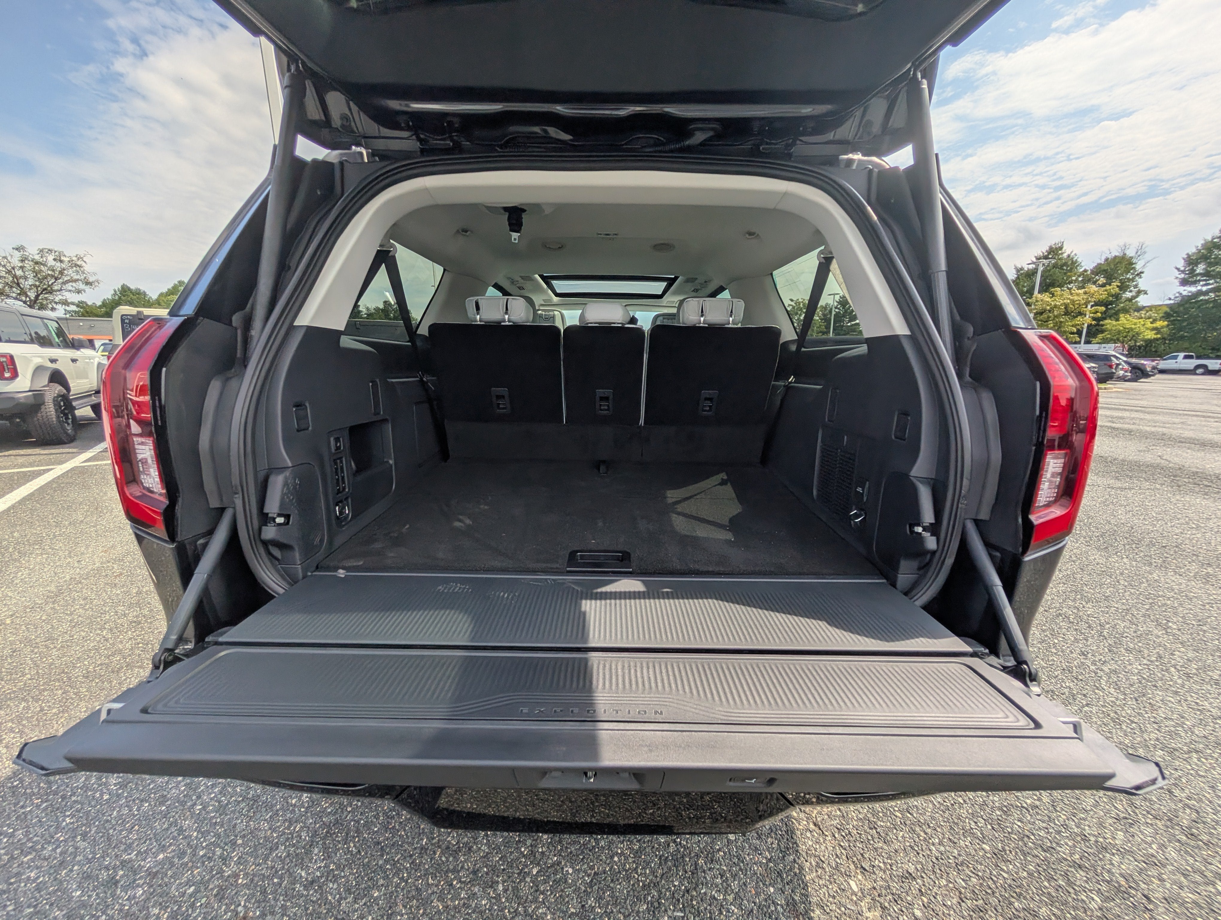 2027 Ford Expedition Max Platinum