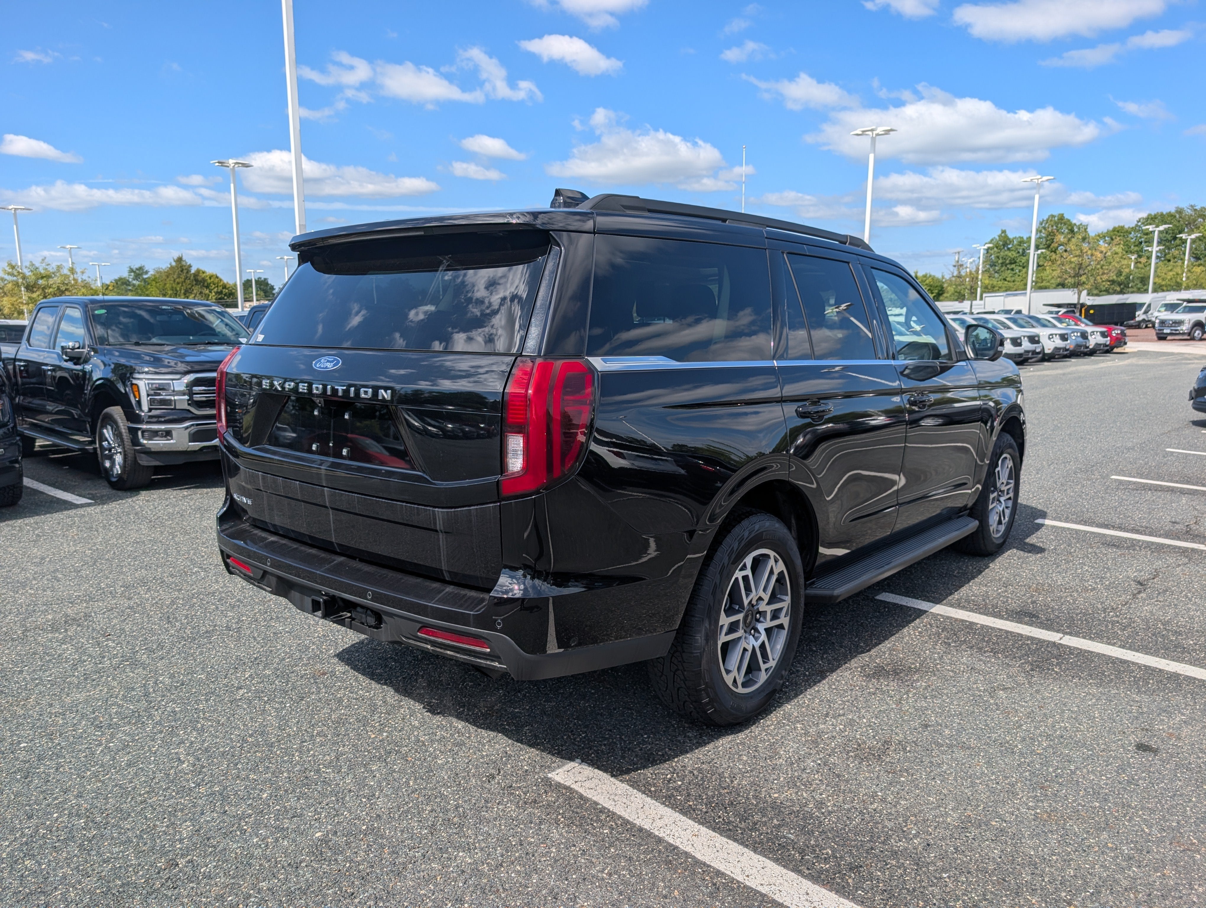 2025 Ford Expedition Active