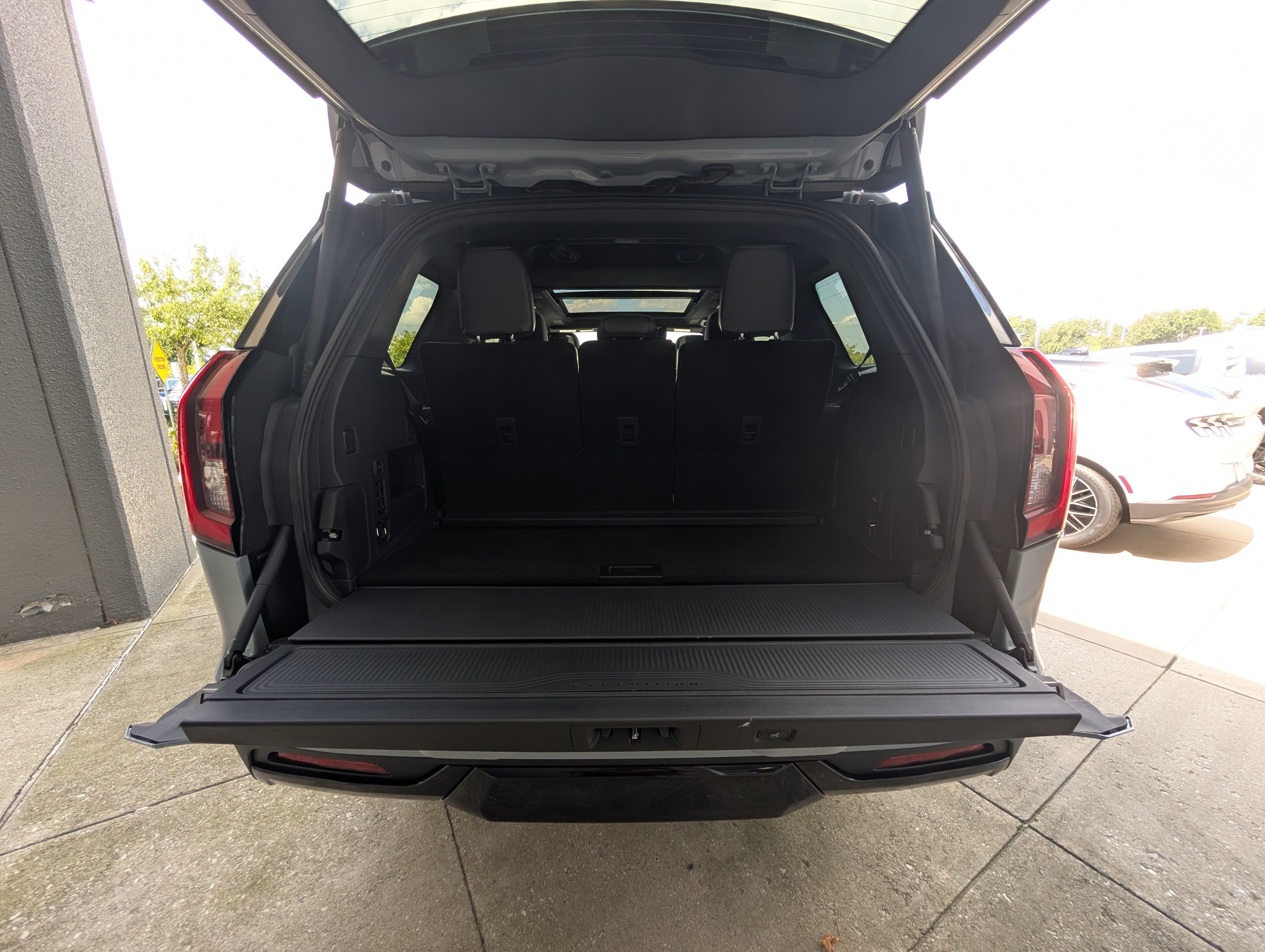 2027 Ford Expedition Platinum