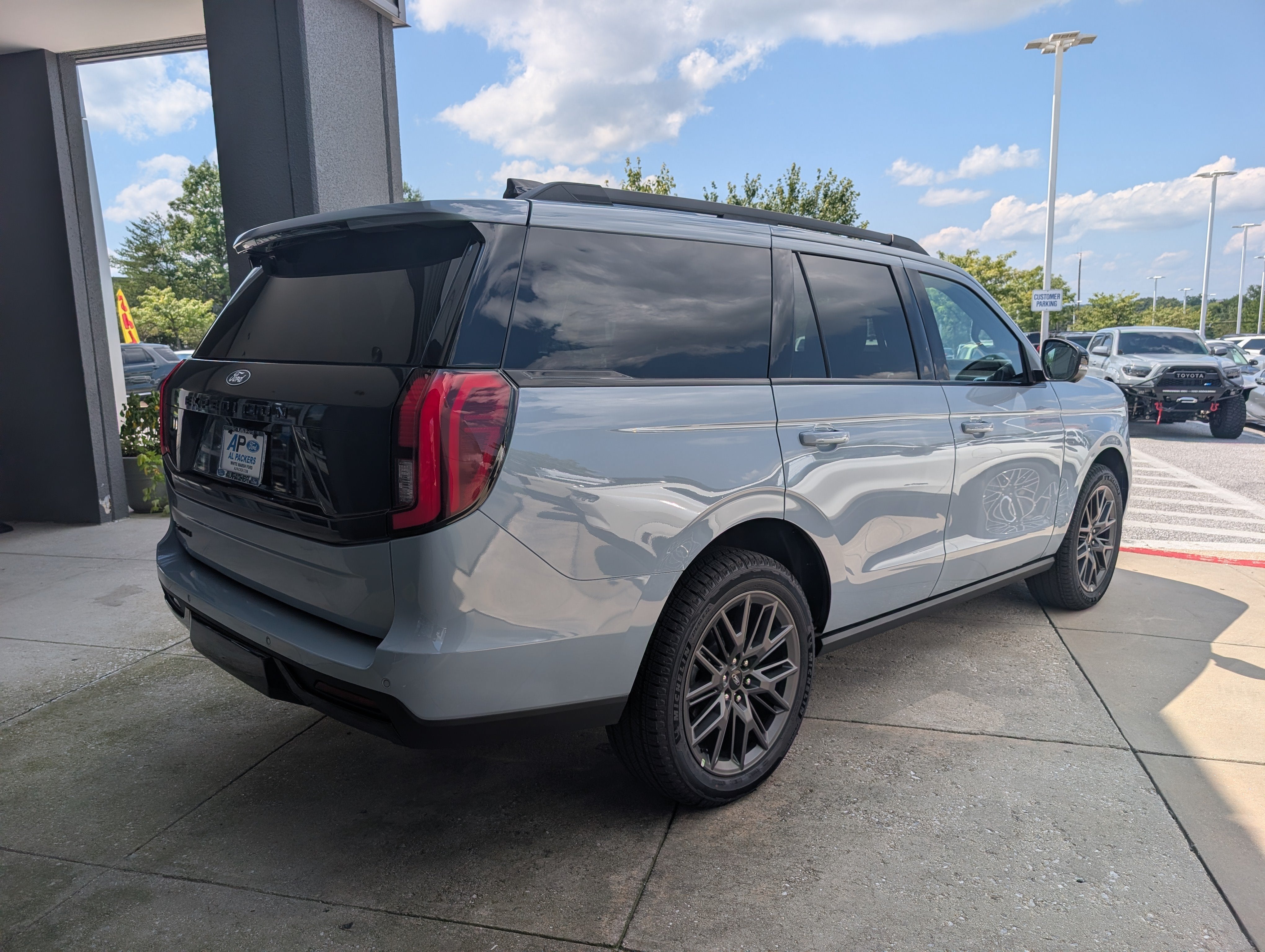 2027 Ford Expedition Platinum