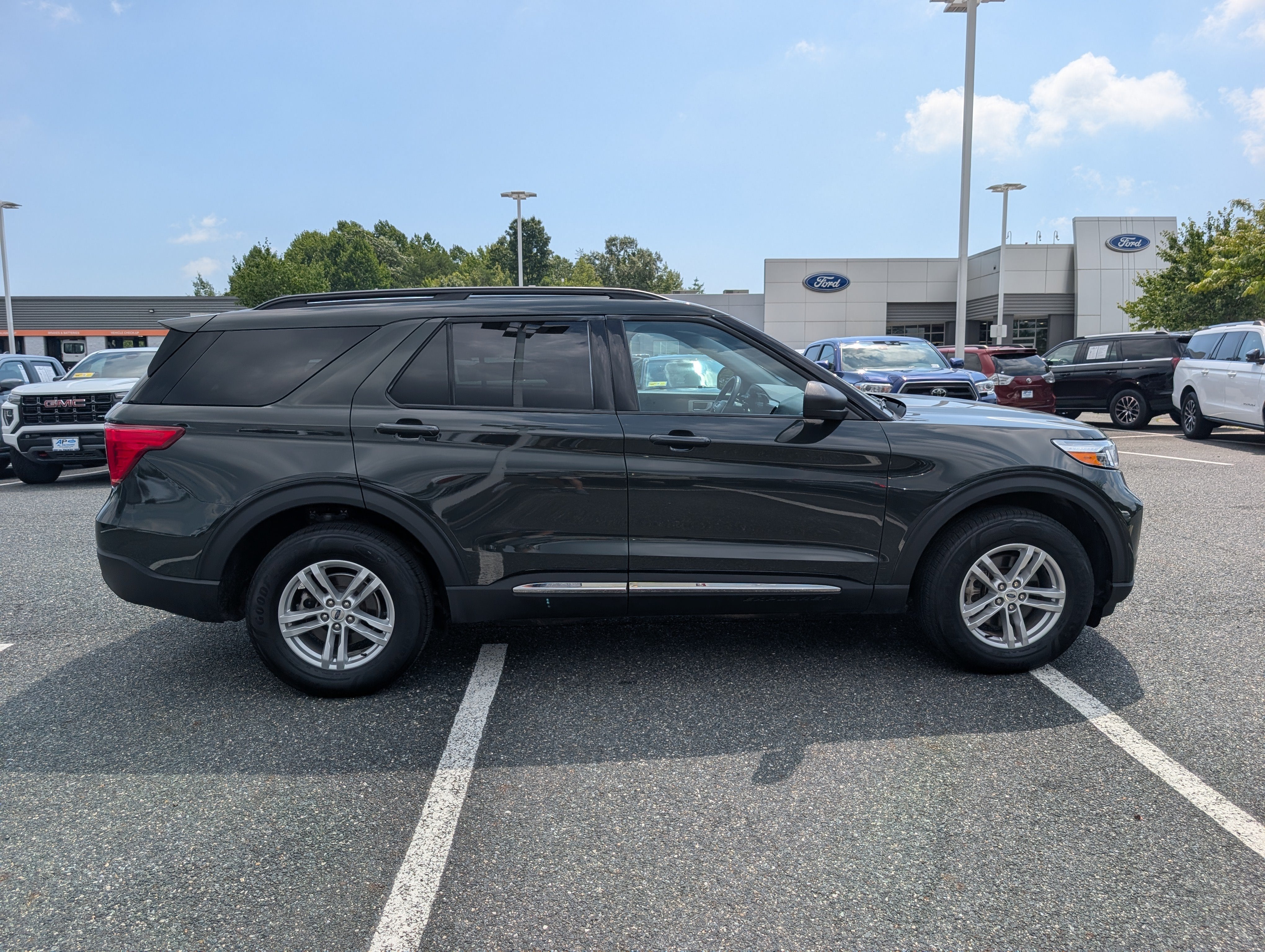 2023 Ford Explorer XLT
