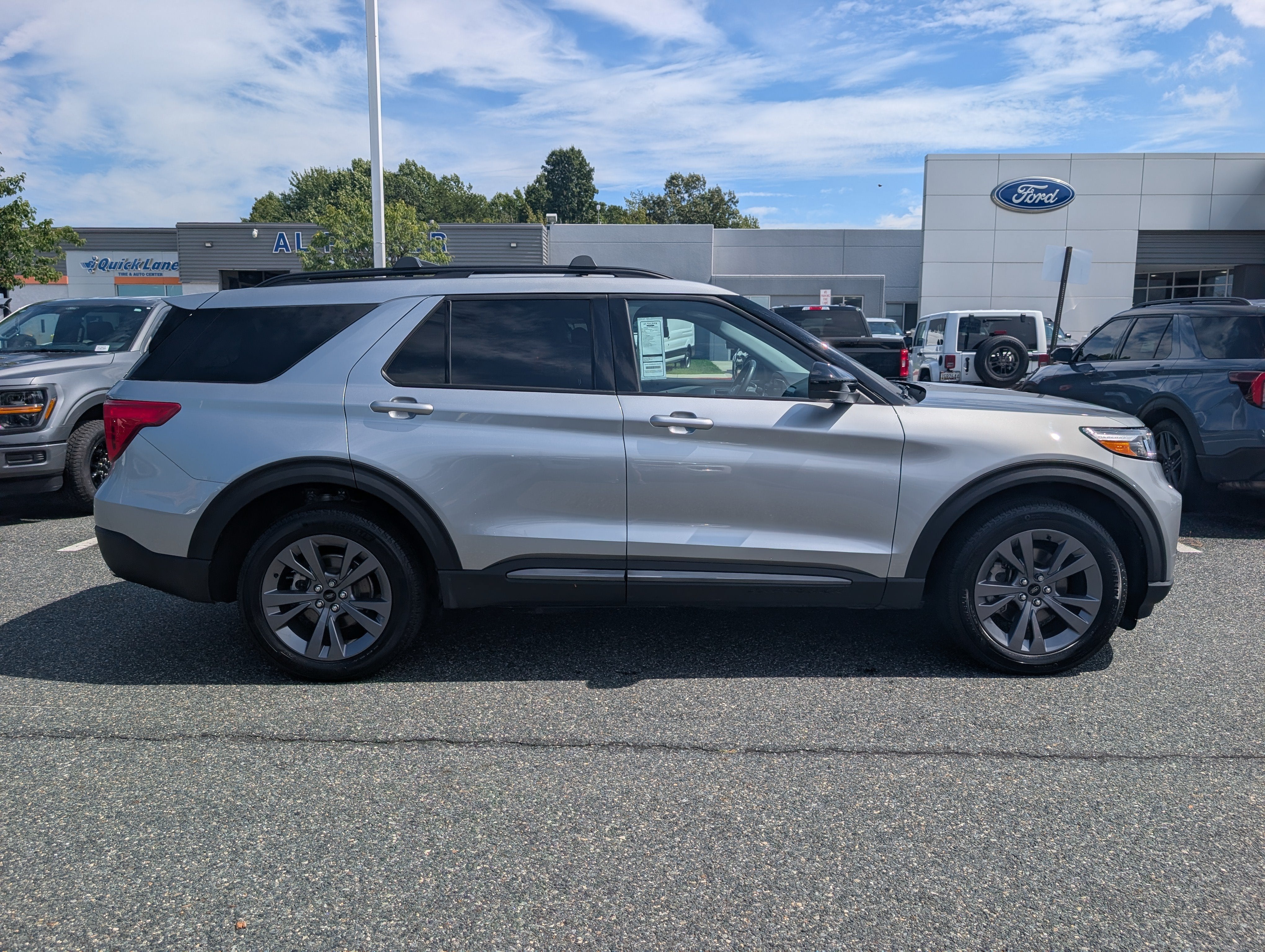 2024 Ford Explorer XLT