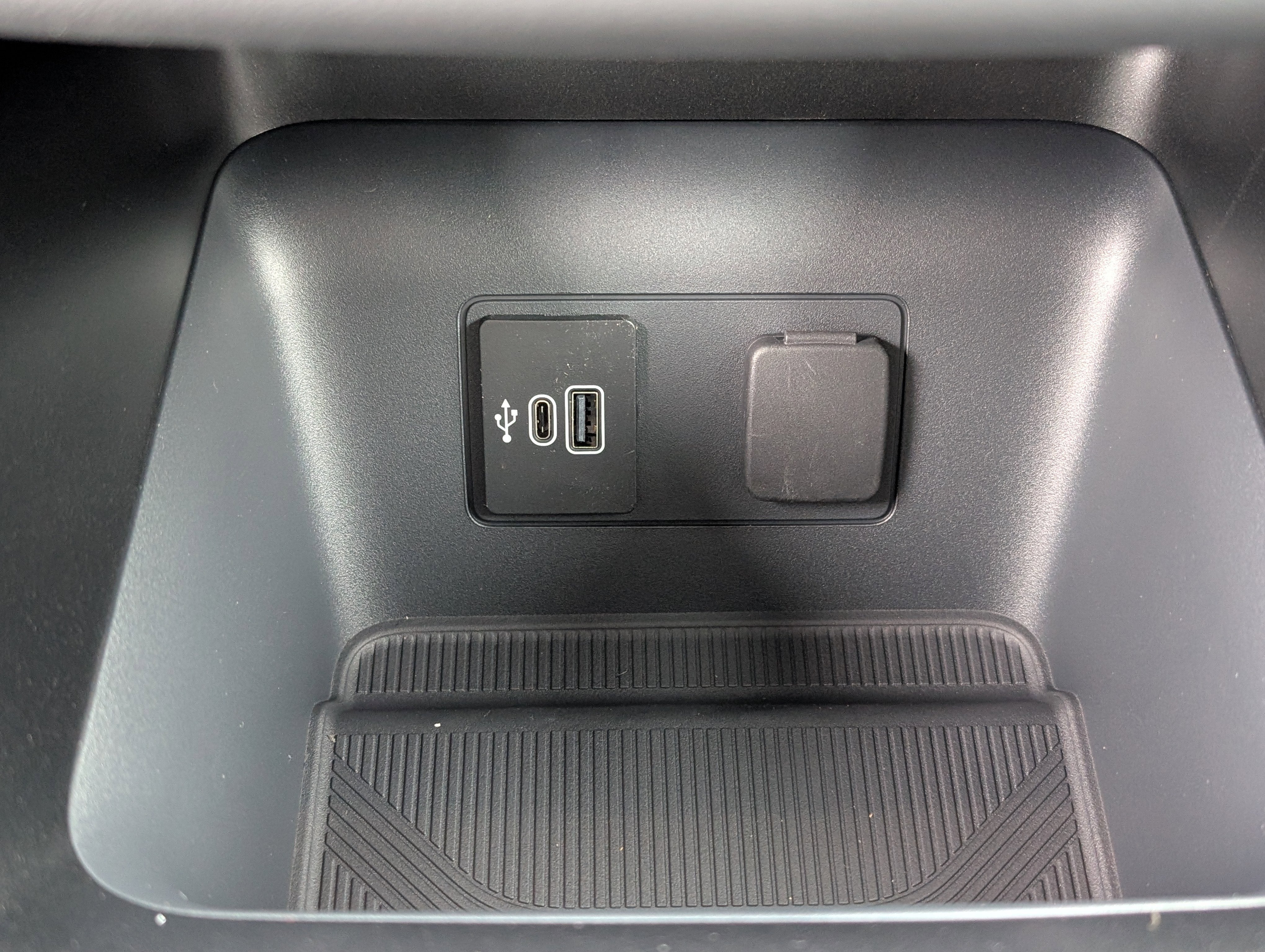 2026 Ford Explorer Active with 200A Pkg