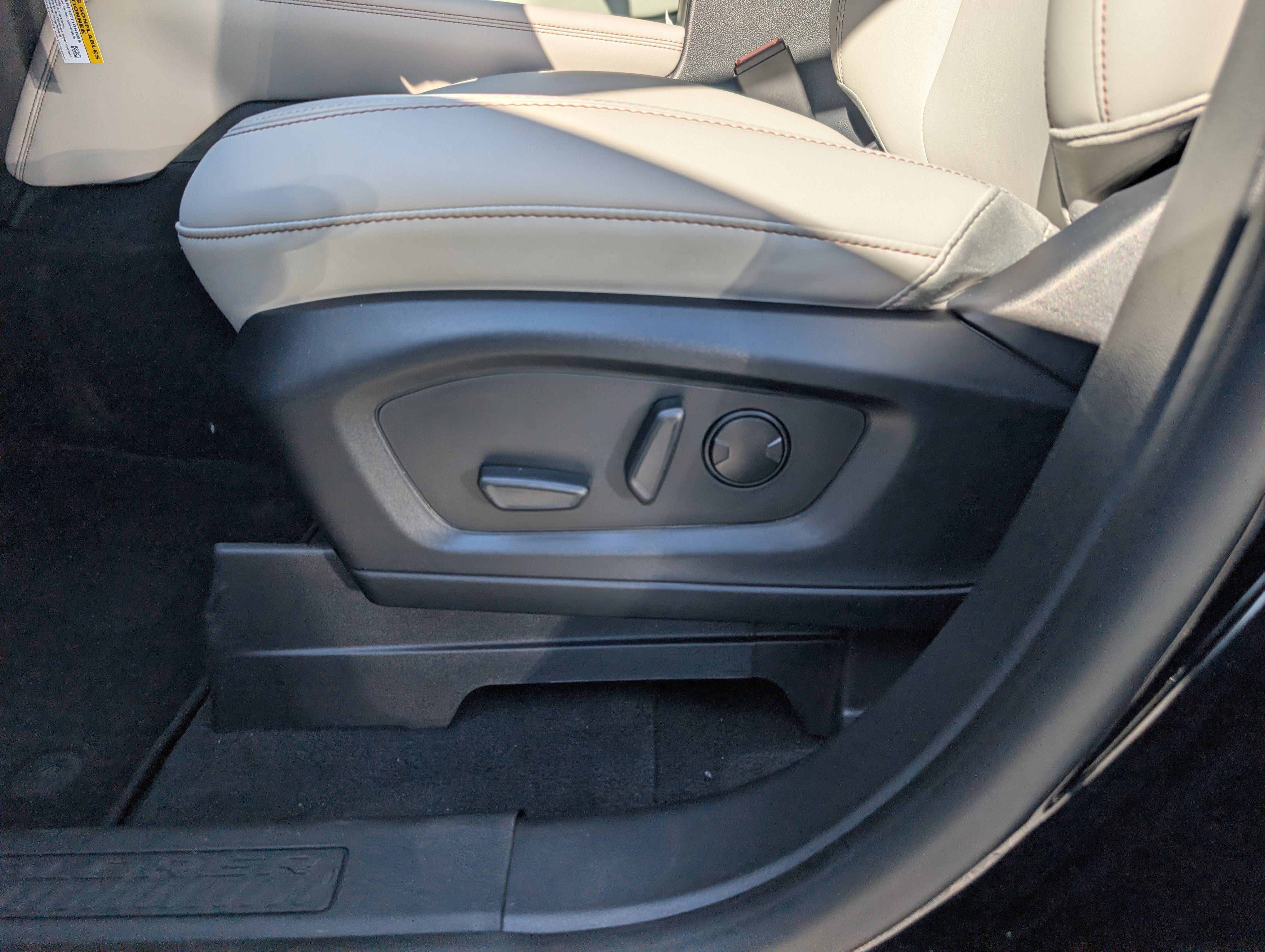 2027 Ford Explorer Active with 200A Pkg