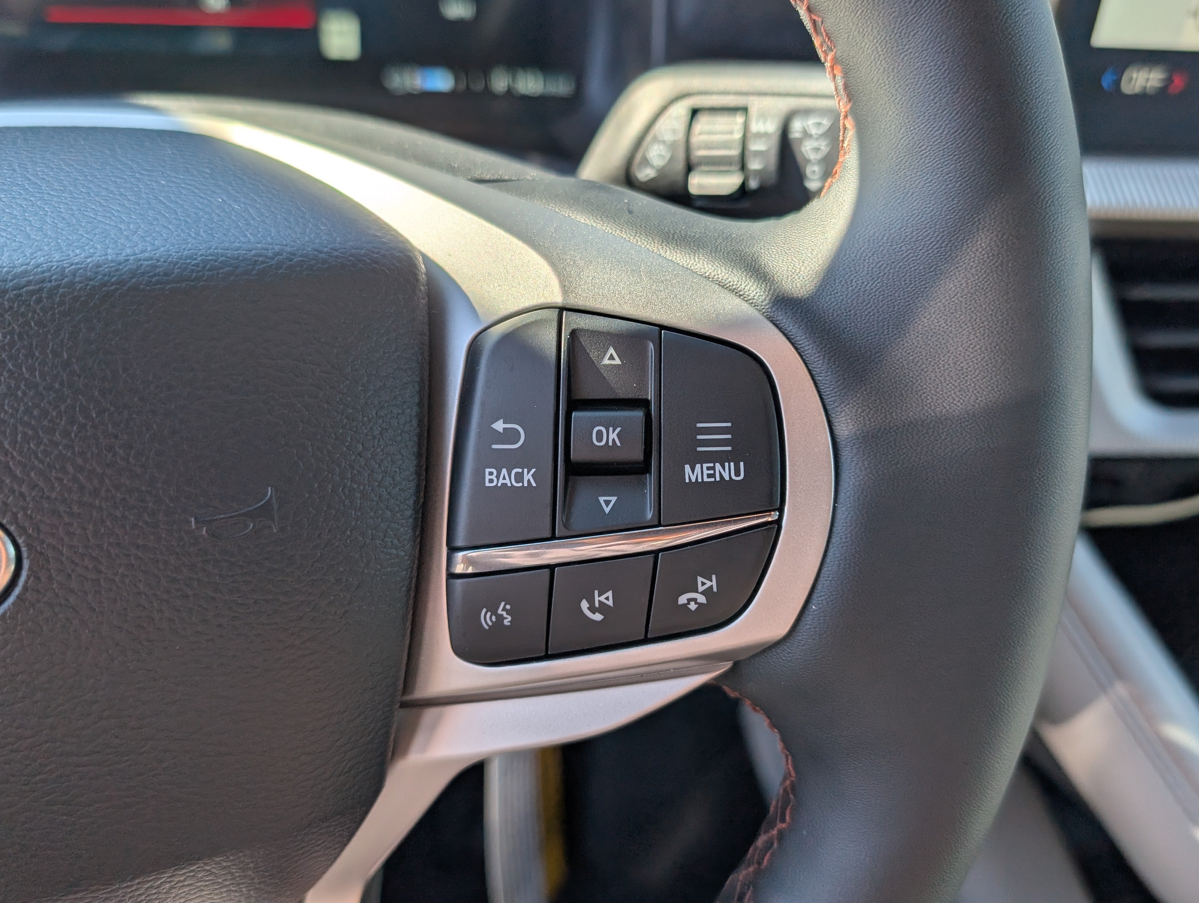 2027 Ford Explorer Active with 200A Pkg