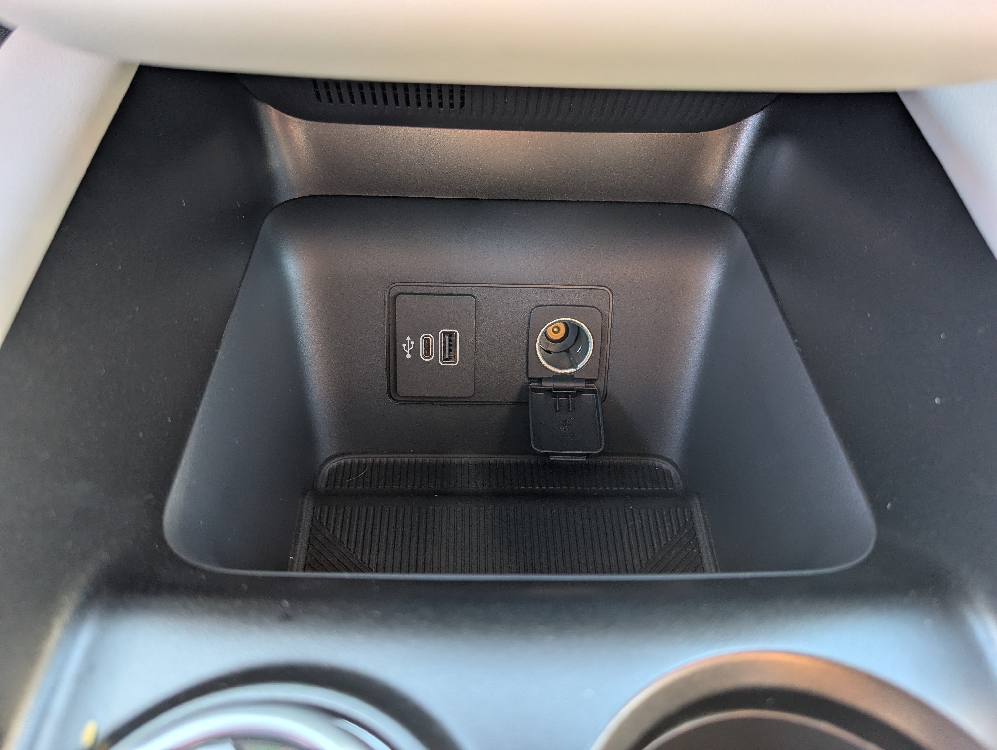 2027 Ford Explorer Active with 200A Pkg