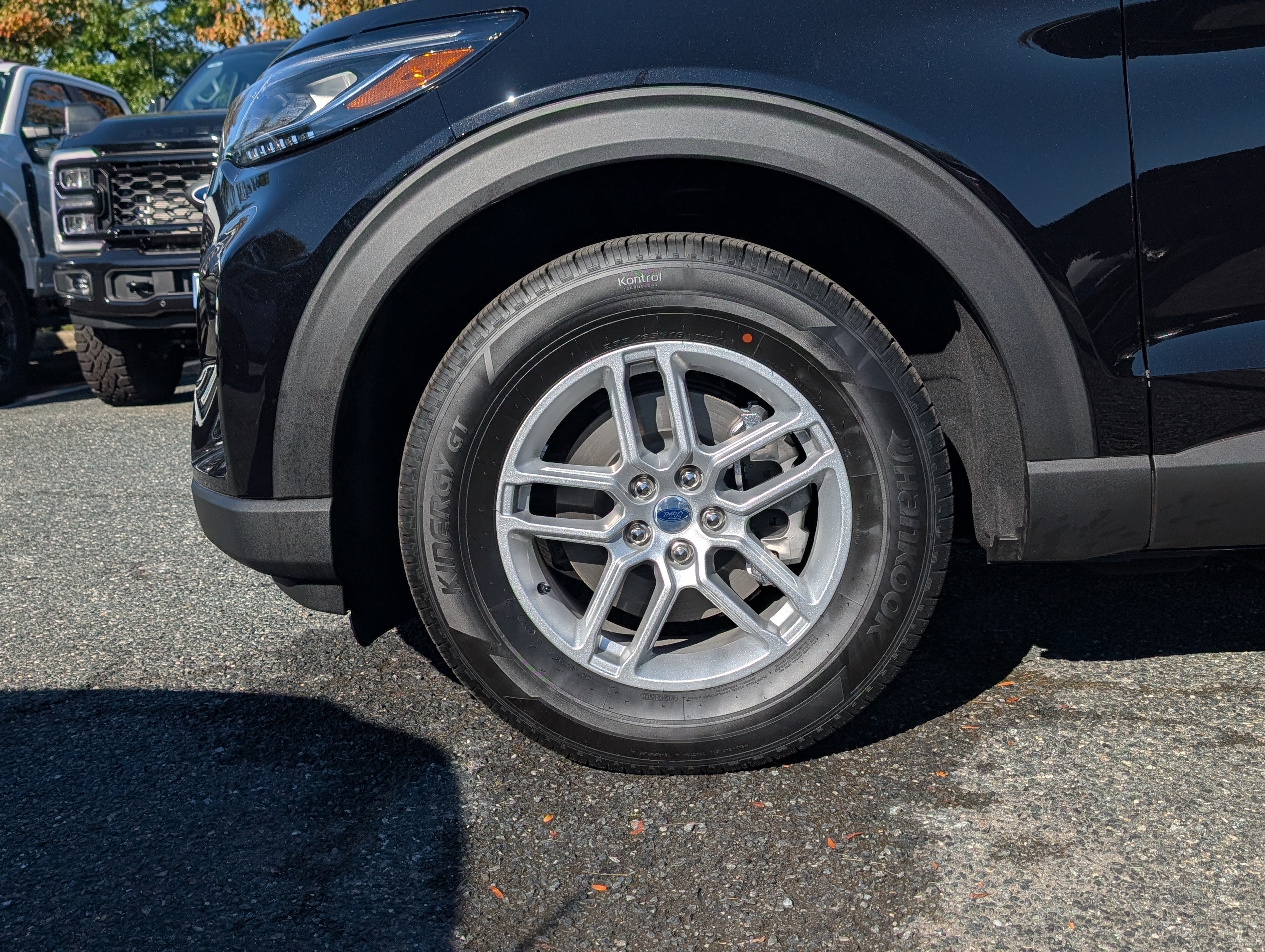 2027 Ford Explorer Active with 200A Pkg