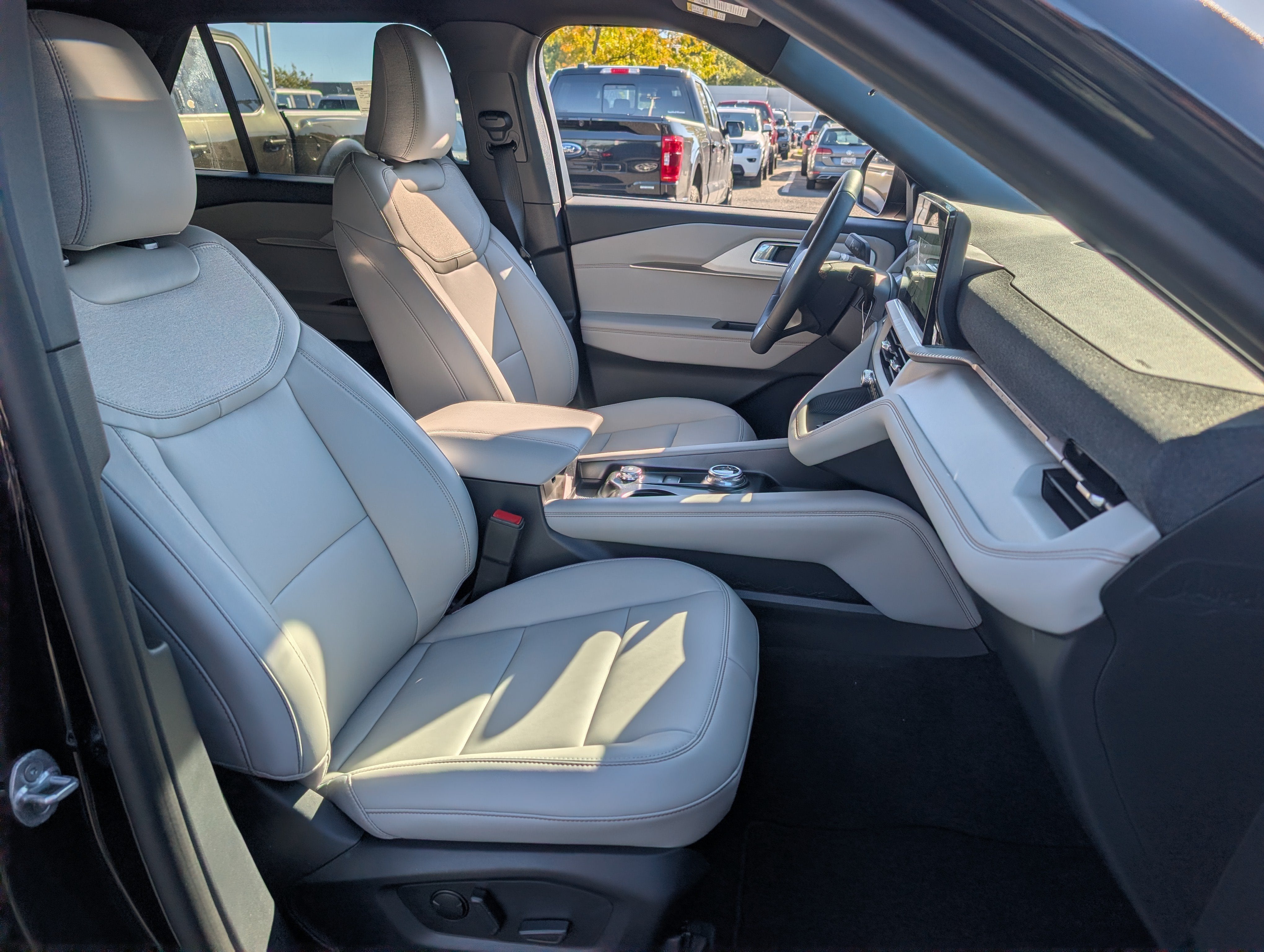 2027 Ford Explorer Active with 200A Pkg