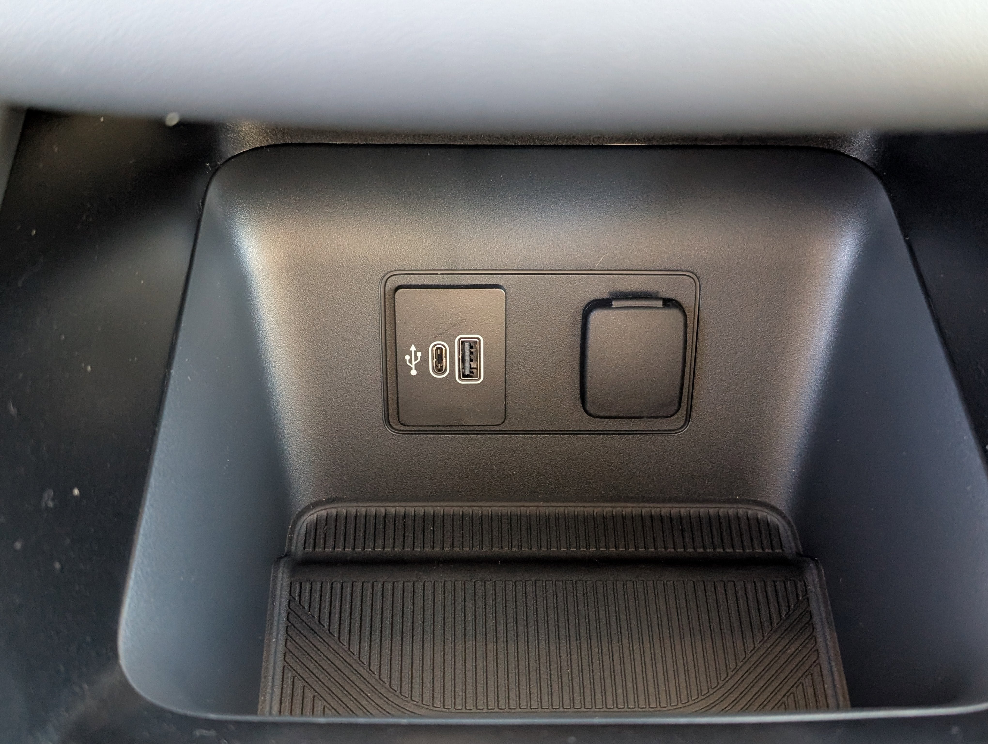 2026 Ford Explorer Active with 200A Pkg