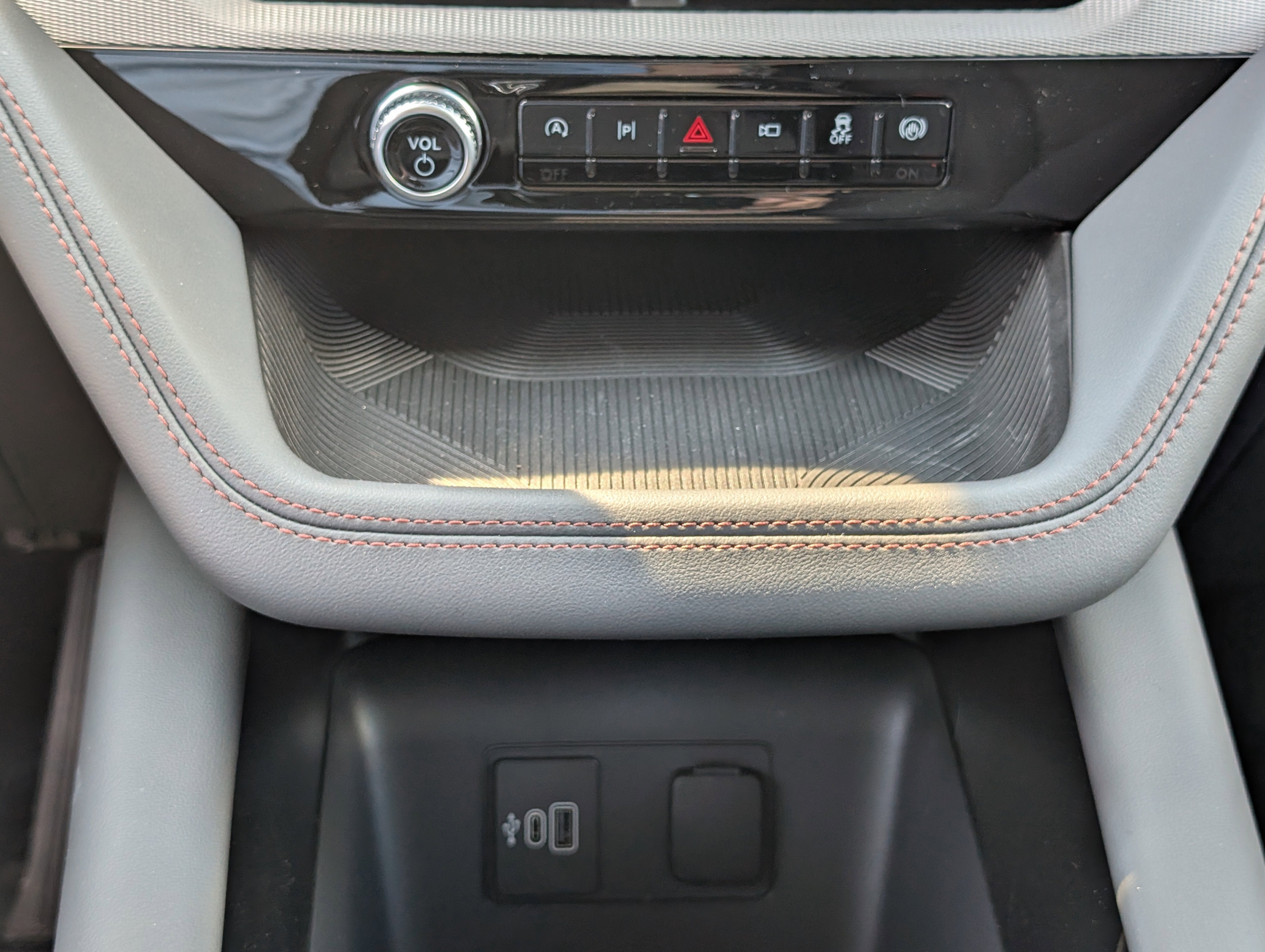 2026 Ford Explorer Active with 200A Pkg
