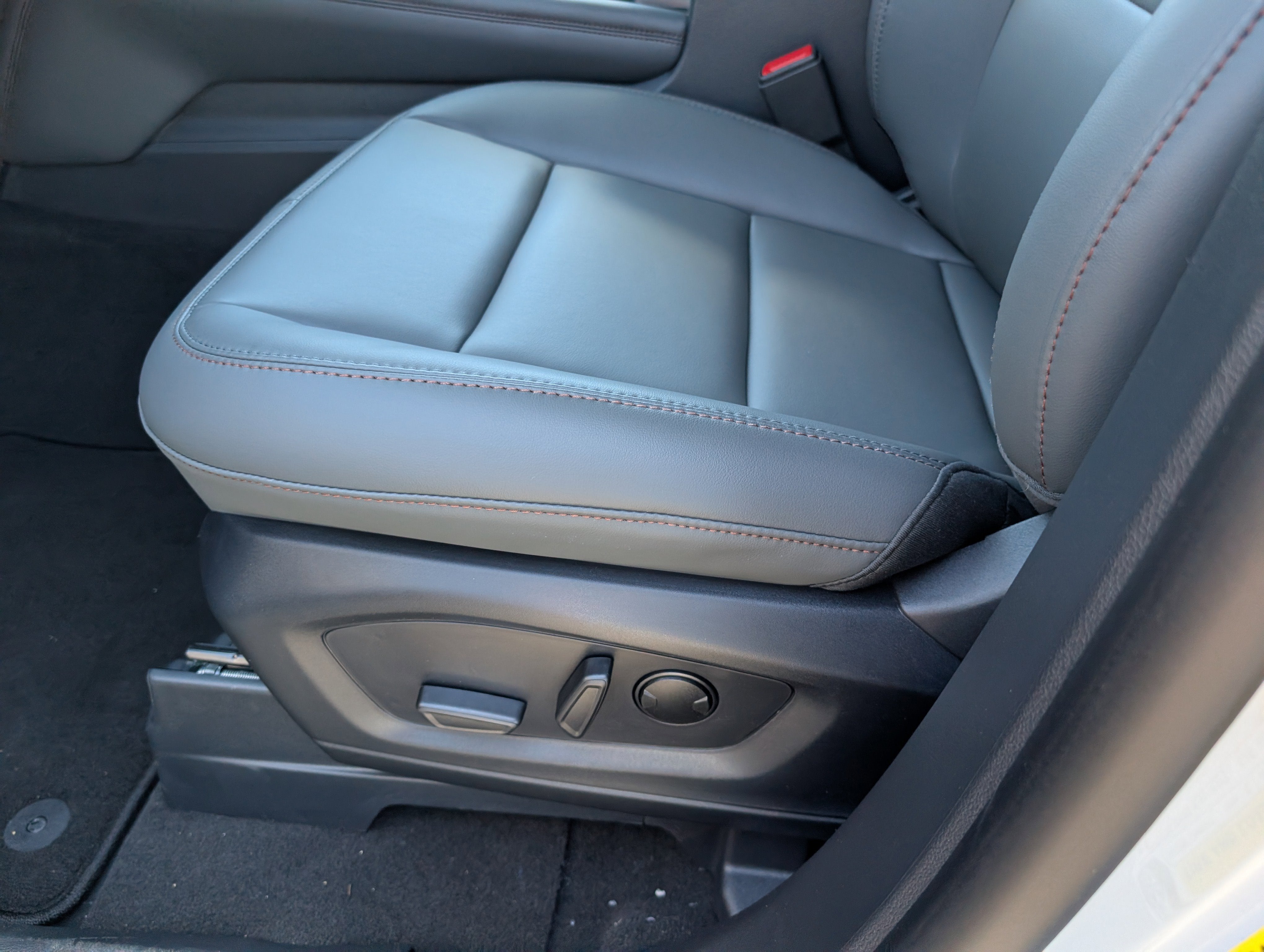 2026 Ford Explorer Active with 200A Pkg