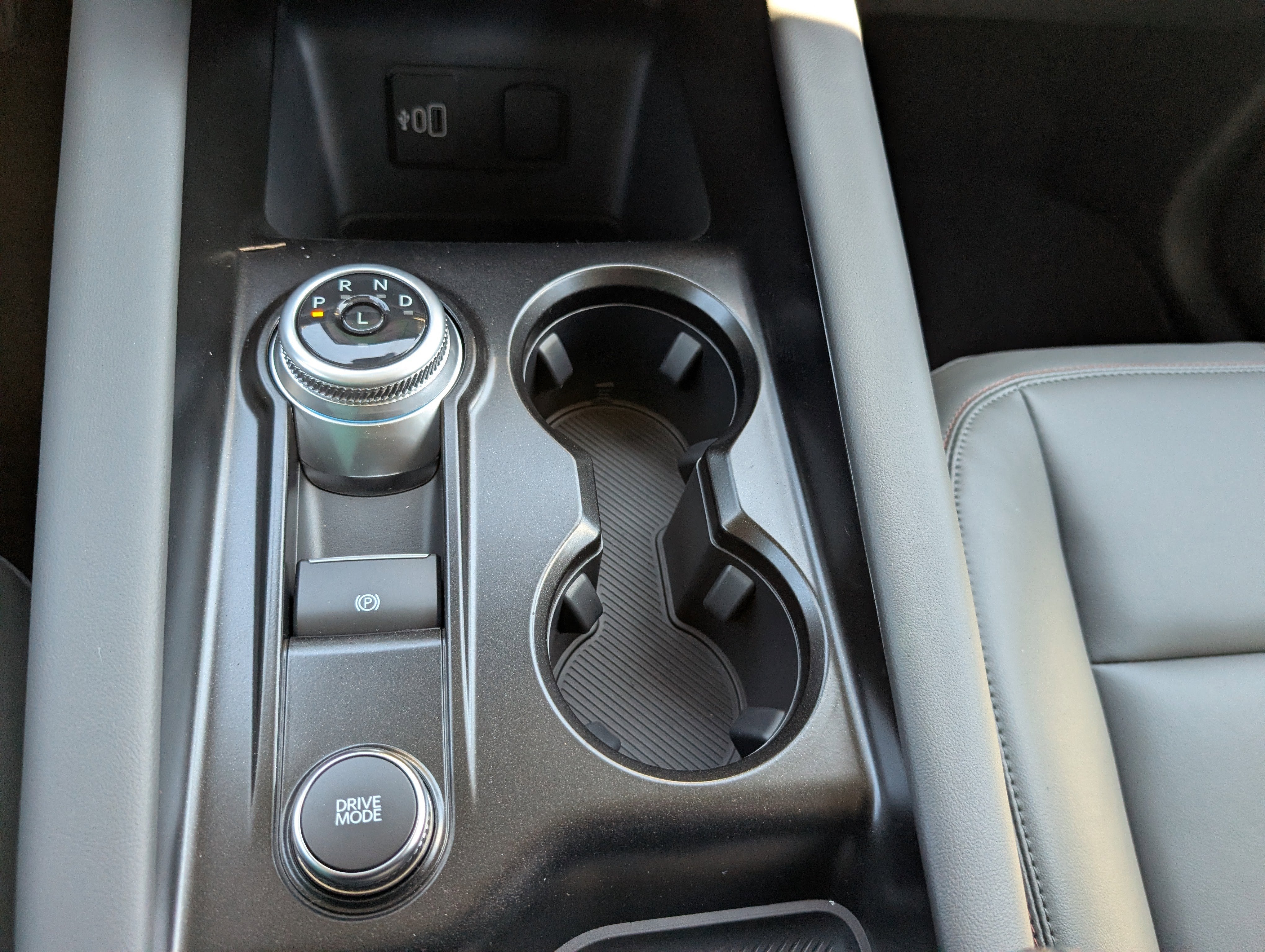 2026 Ford Explorer Active with 200A Pkg