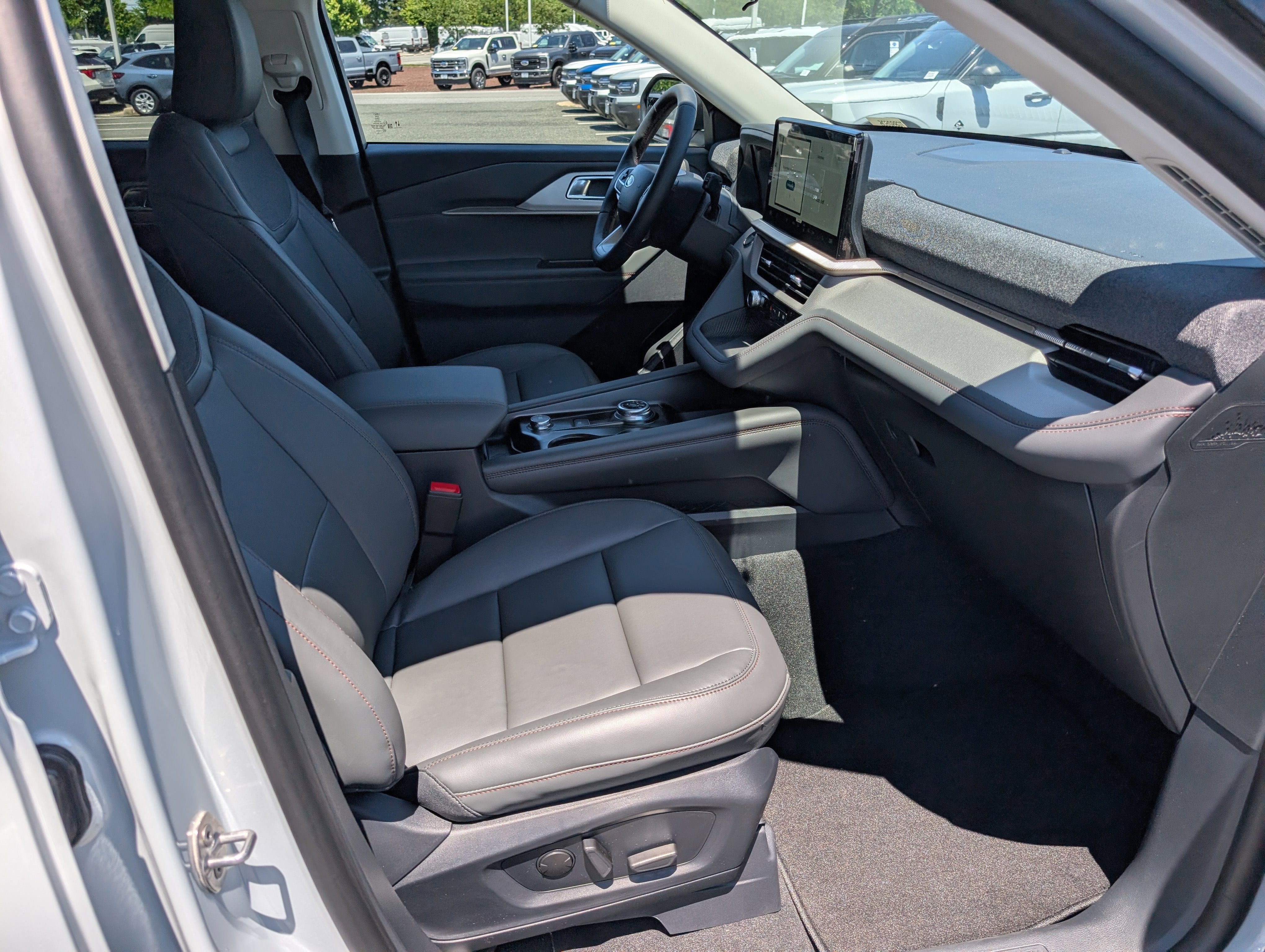 2026 Ford Explorer Active with 200A Pkg