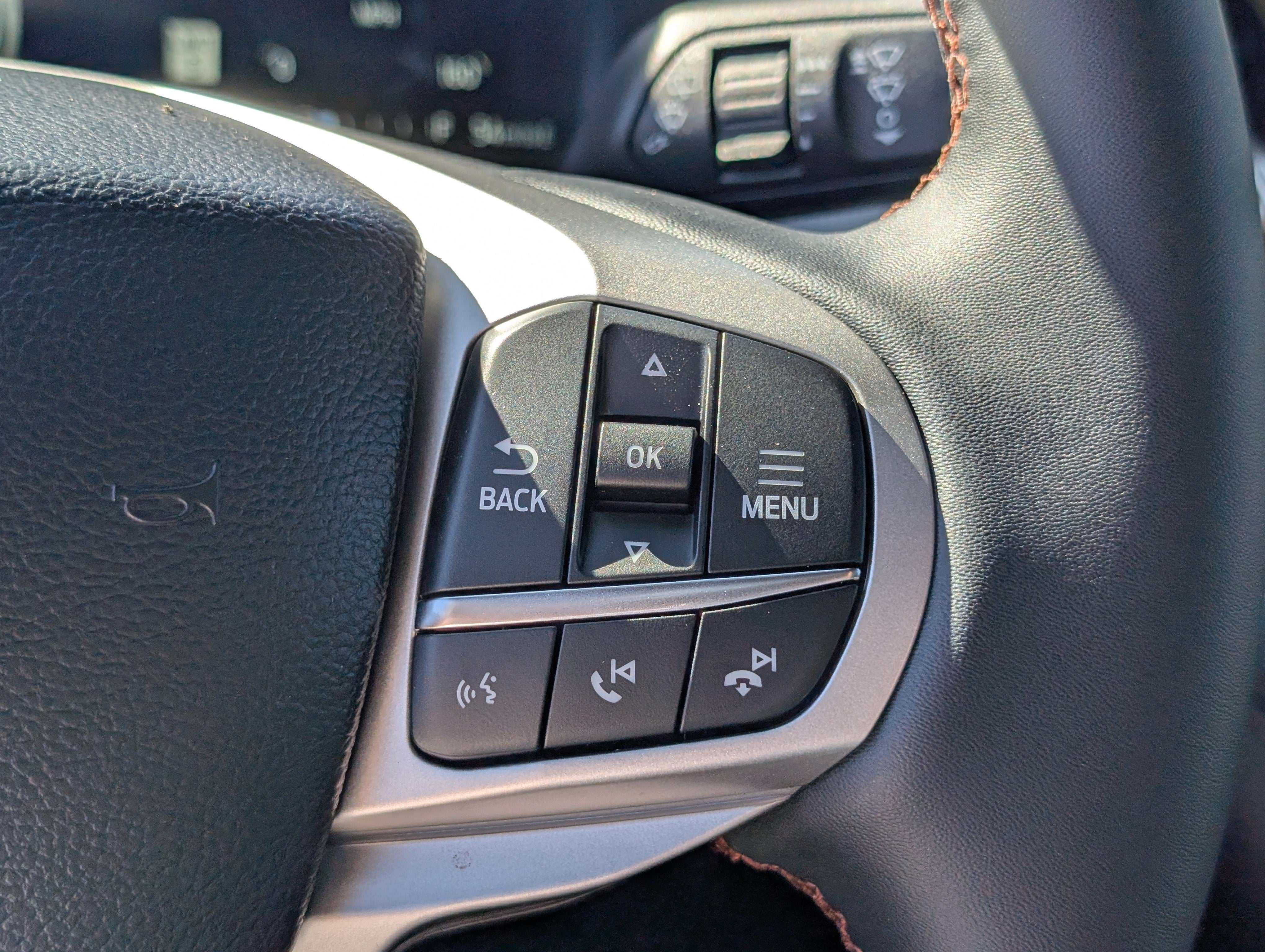2027 Ford Explorer Active w/100A Pkg