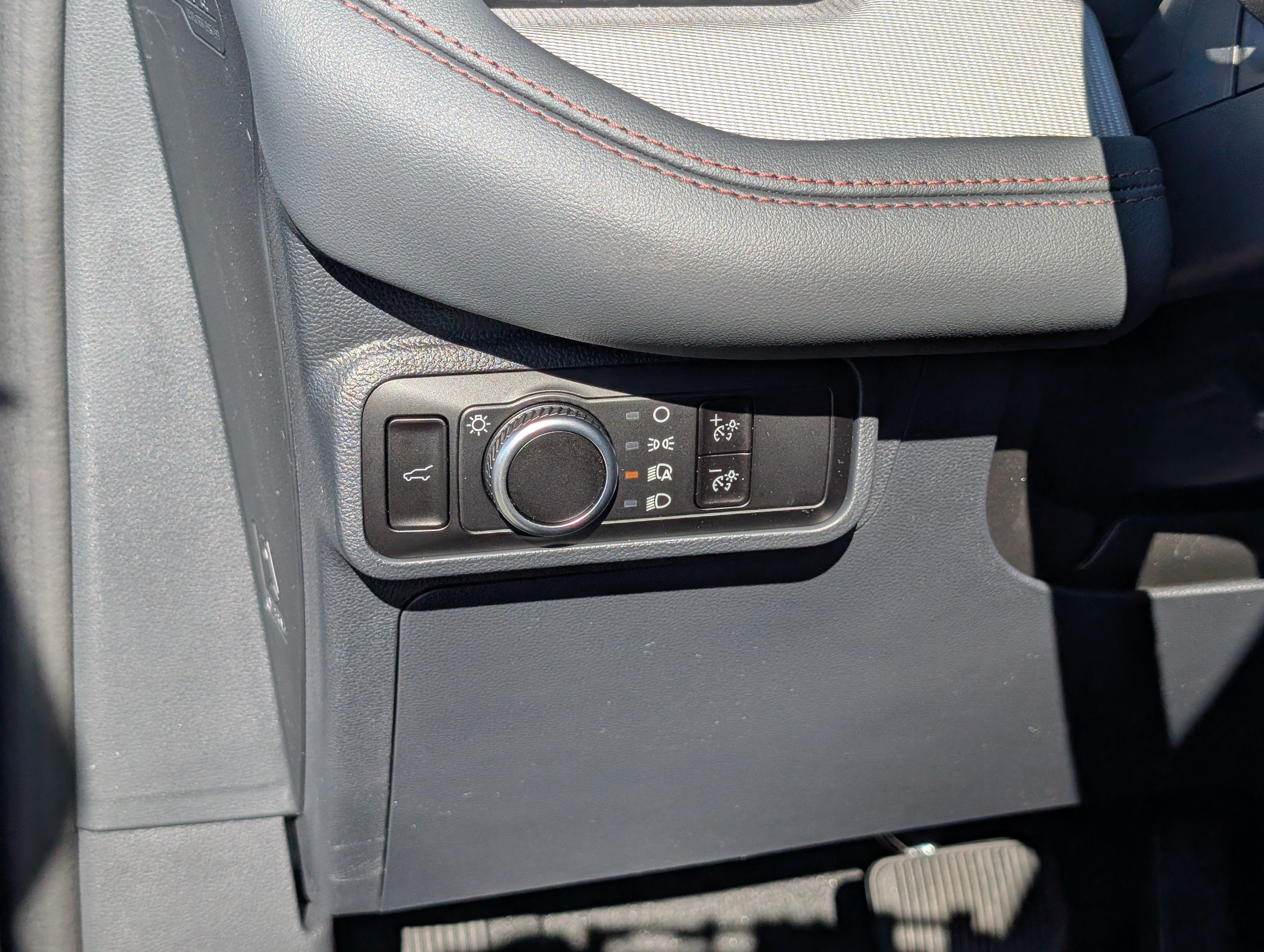 2027 Ford Explorer Active with 200A Pkg