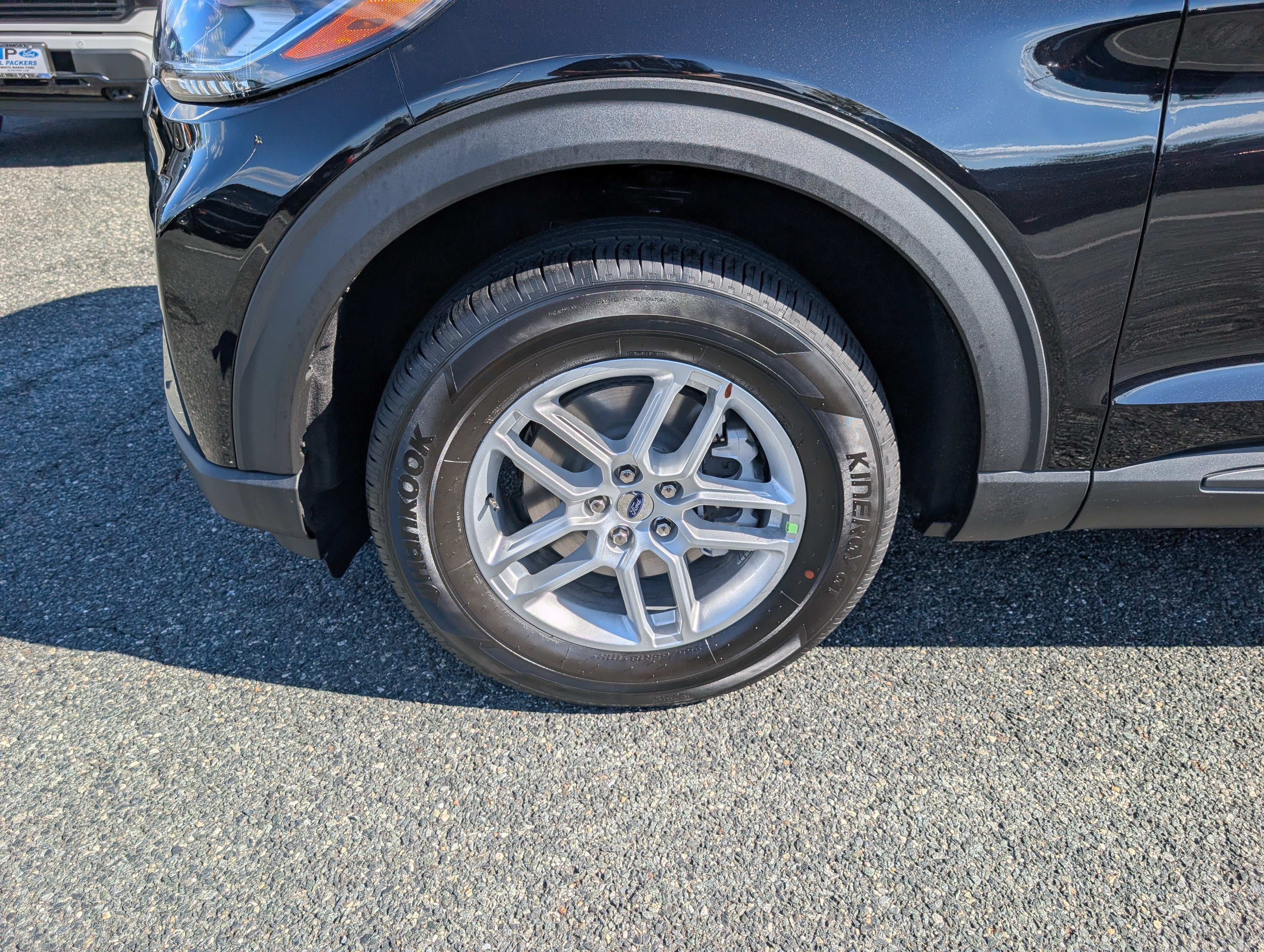 2027 Ford Explorer Active with 200A Pkg