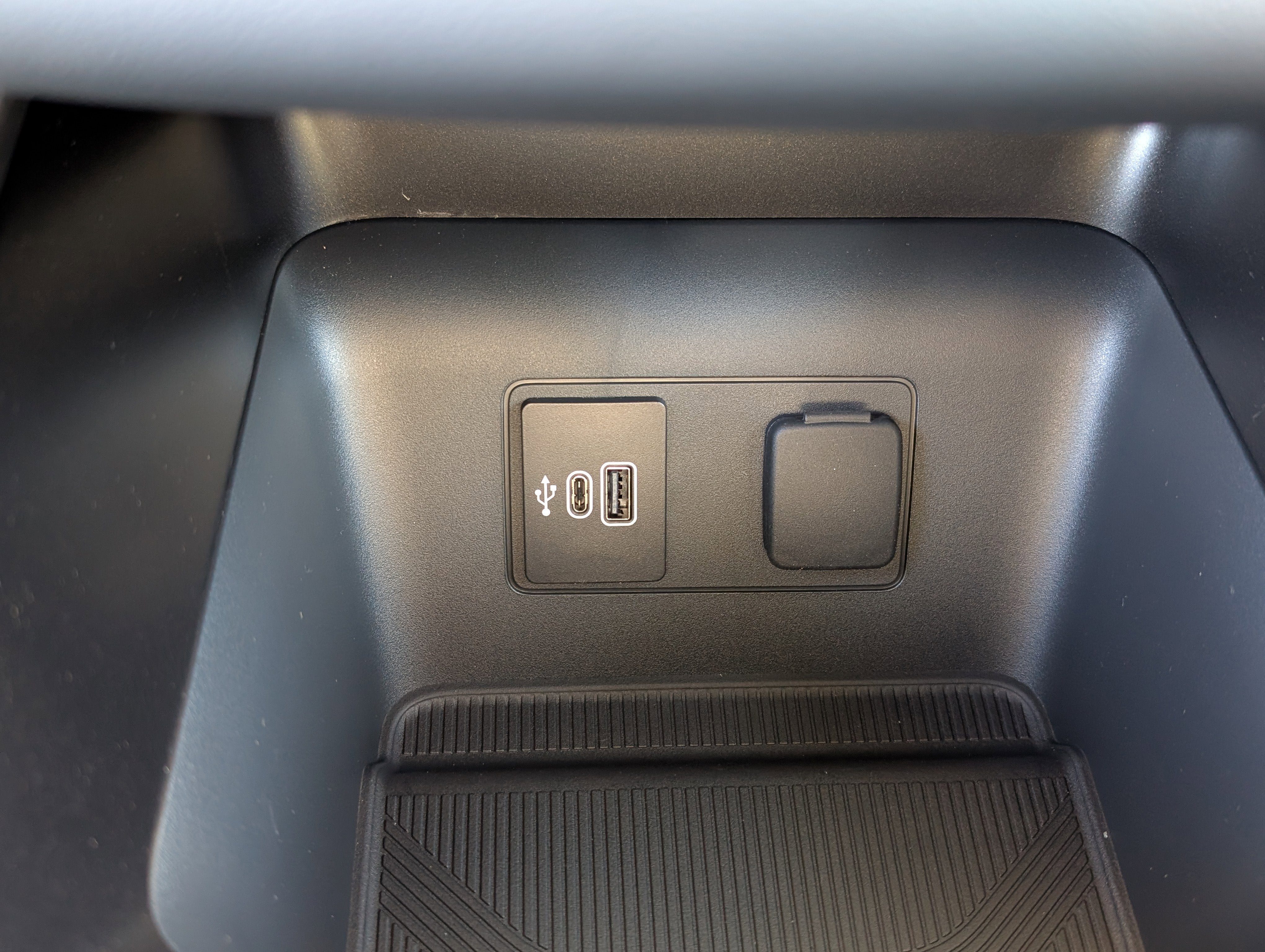 2026 Ford Explorer Active with 200A Pkg