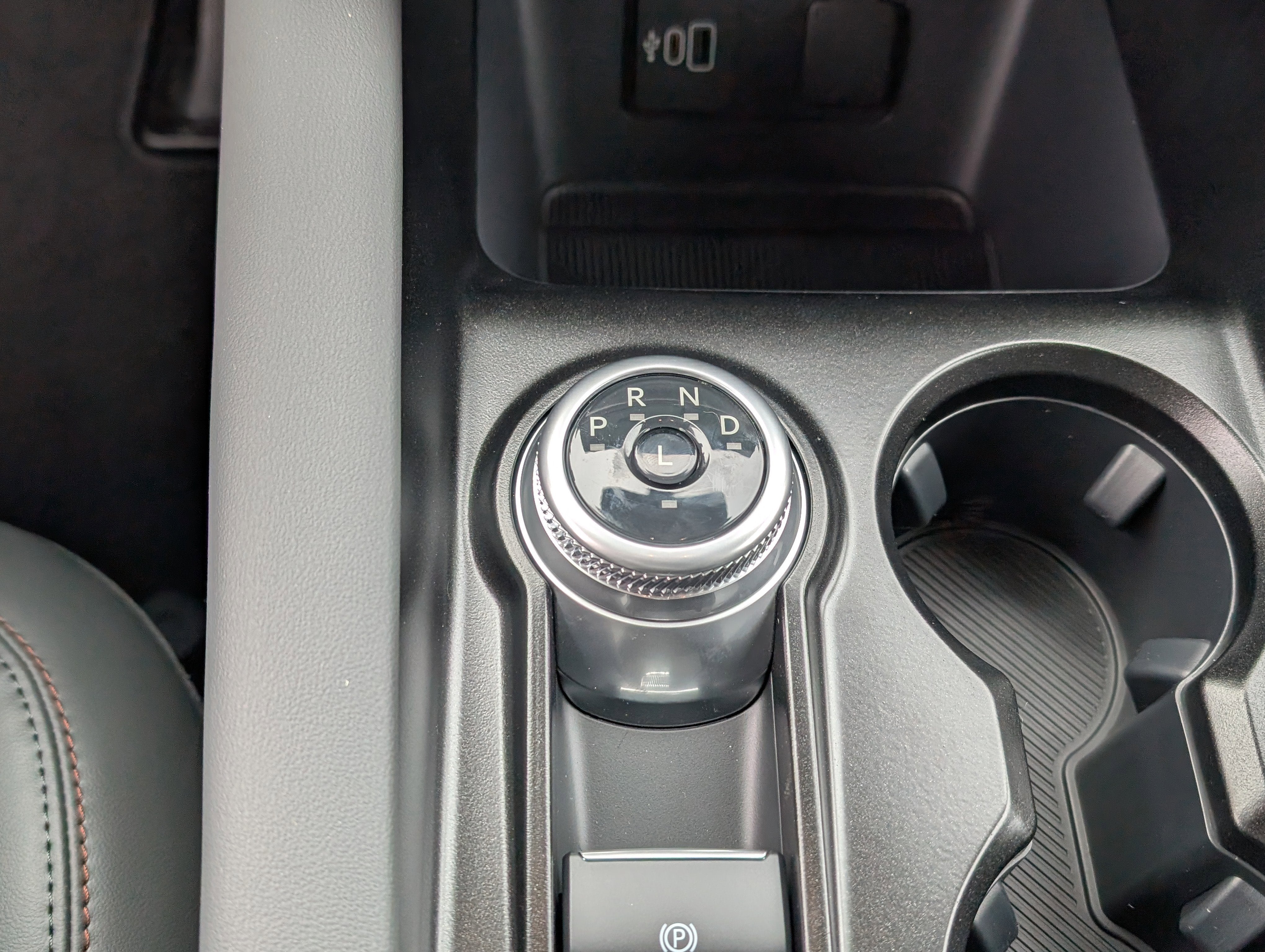 2026 Ford Explorer Active with 200A Pkg