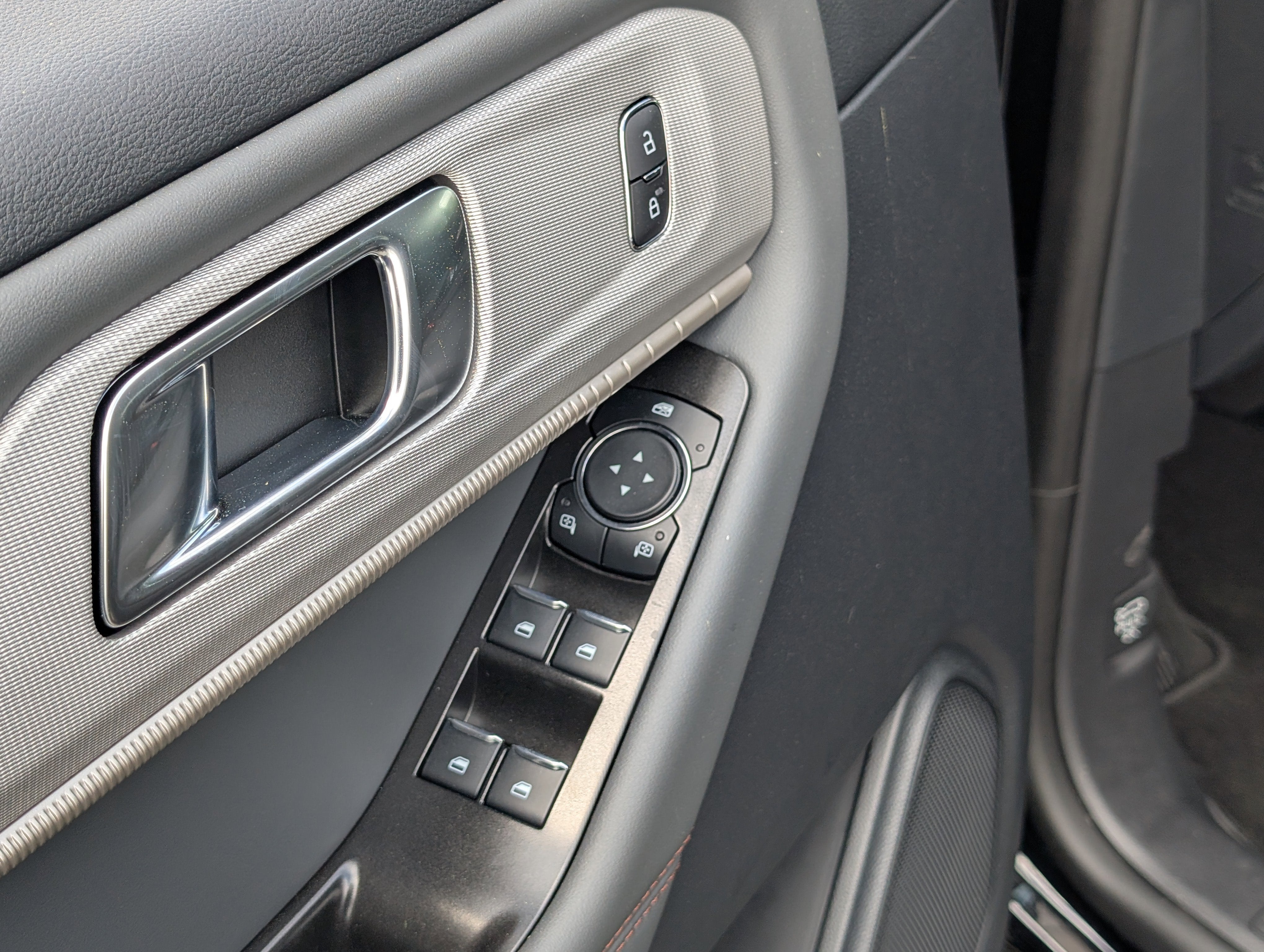 2026 Ford Explorer Active with 200A Pkg