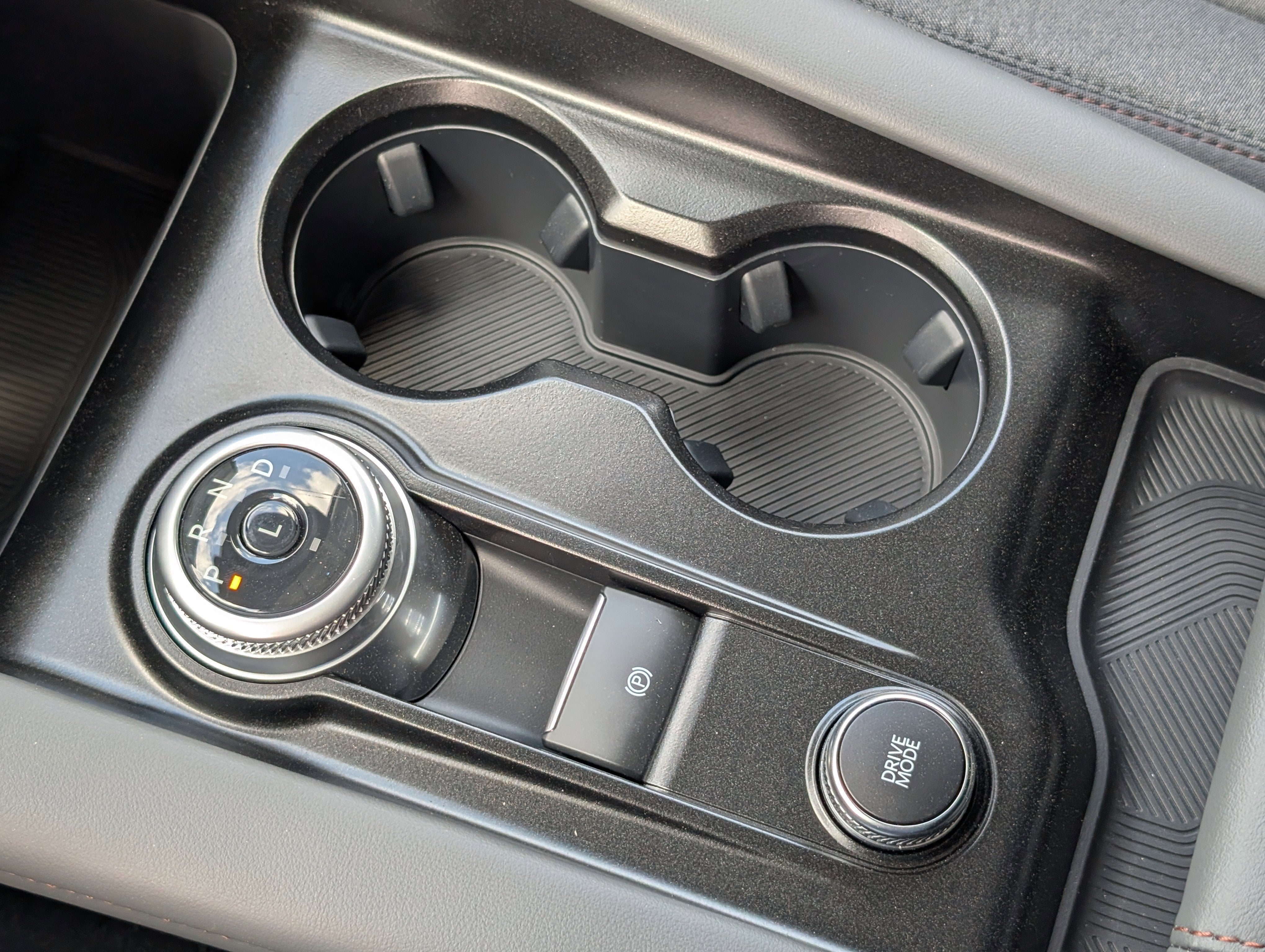 2026 Ford Explorer Active with 200A Pkg