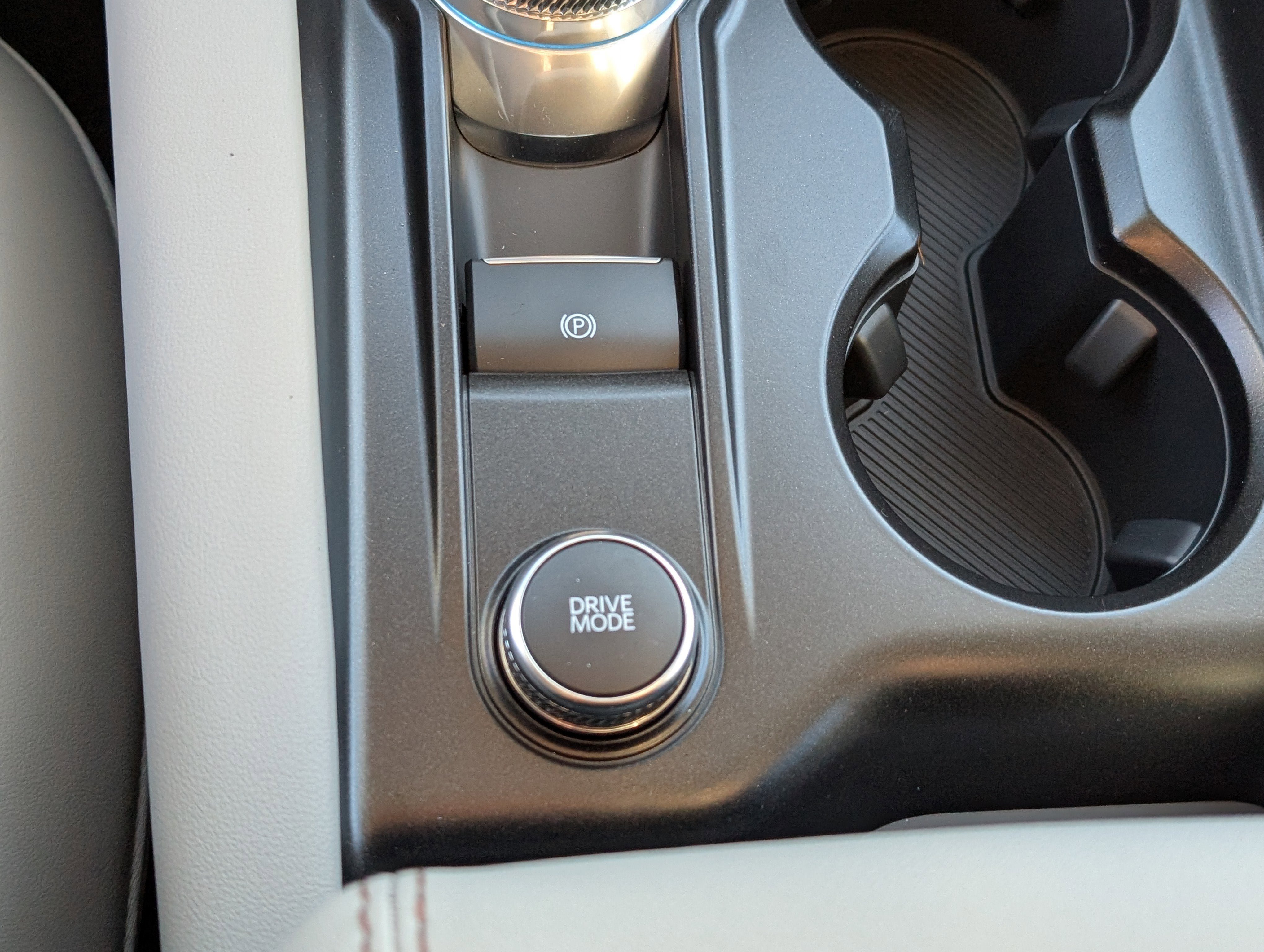 2026 Ford Explorer Active with 200A Pkg