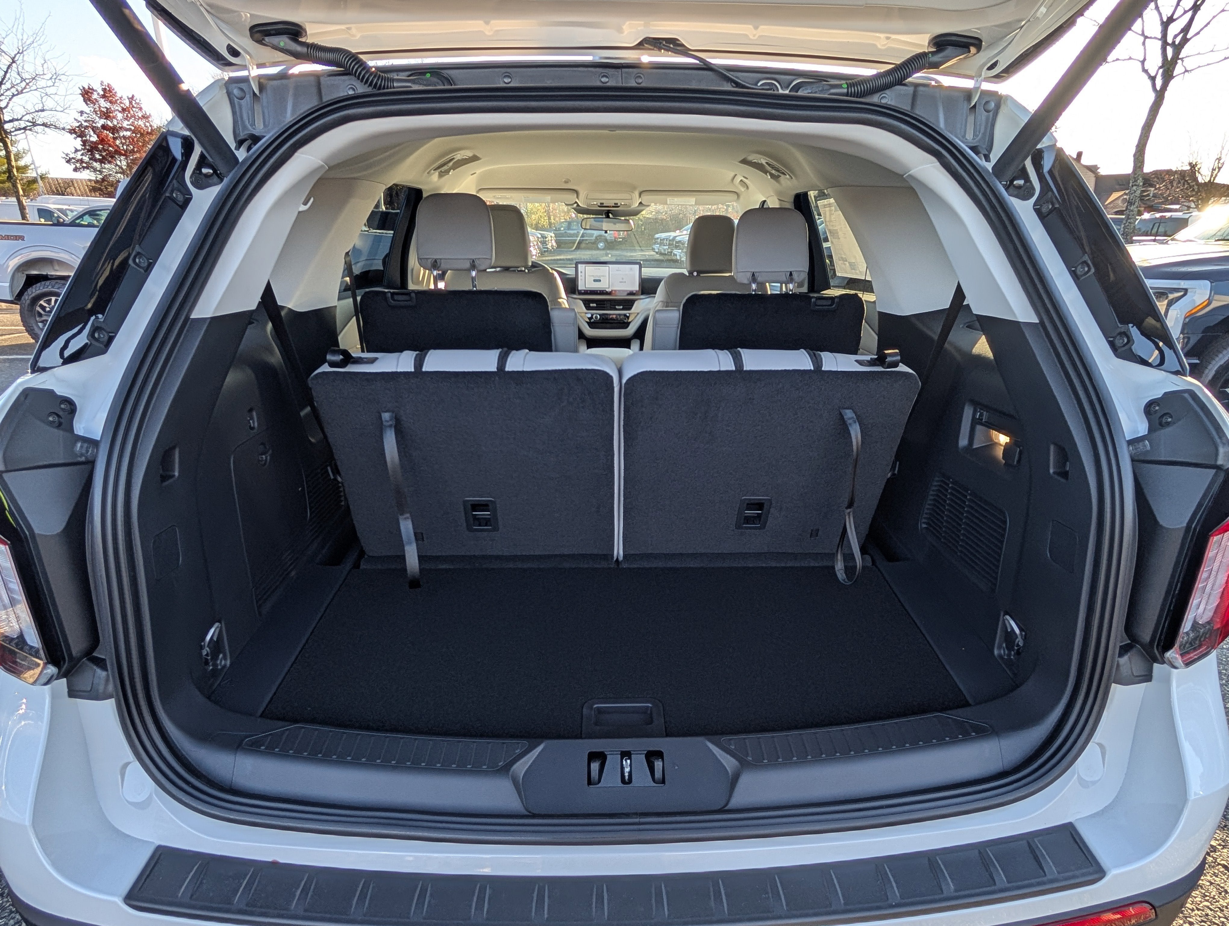 2026 Ford Explorer Active with 200A Pkg