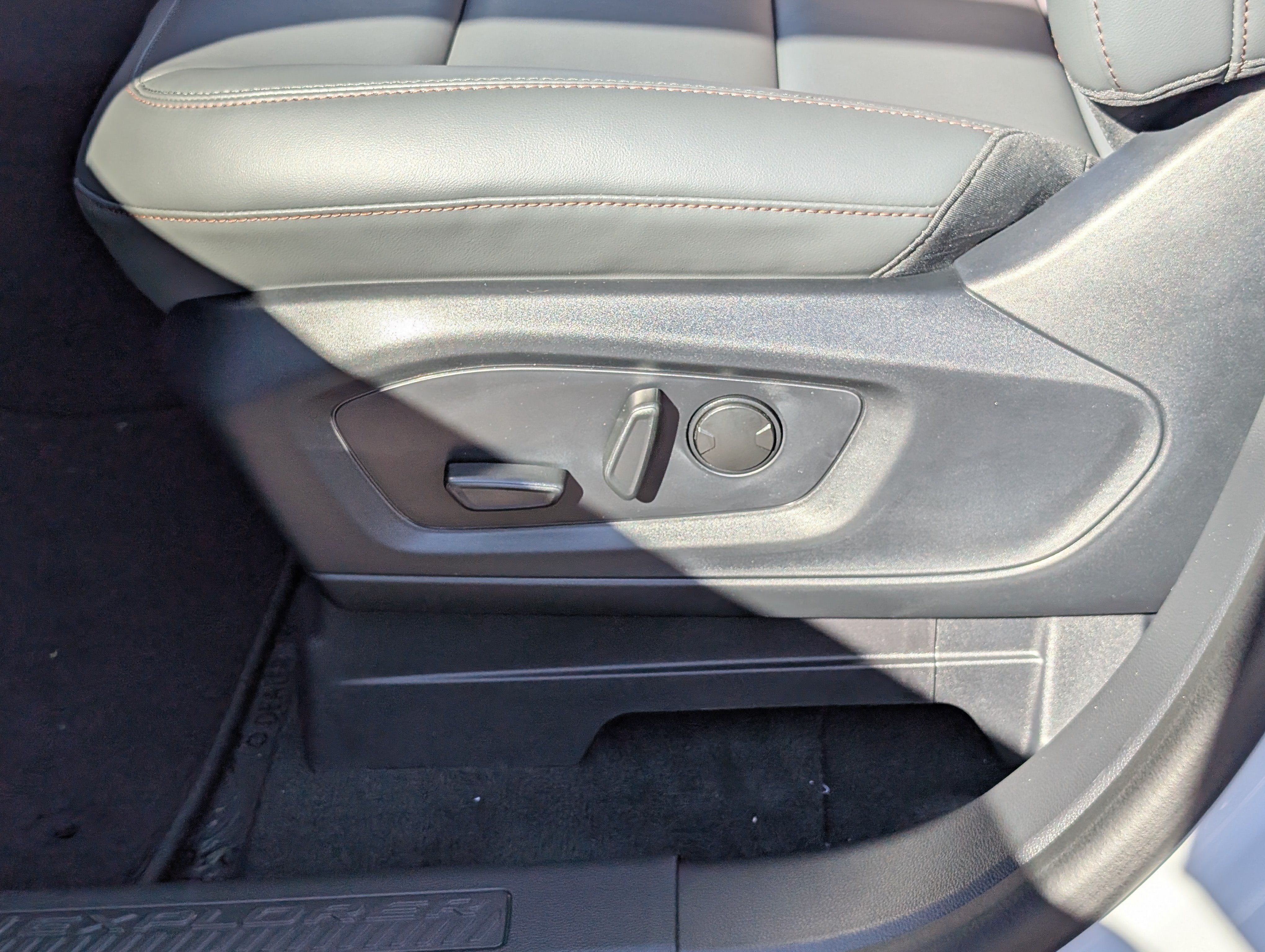 2027 Ford Explorer Active with 200A Pkg