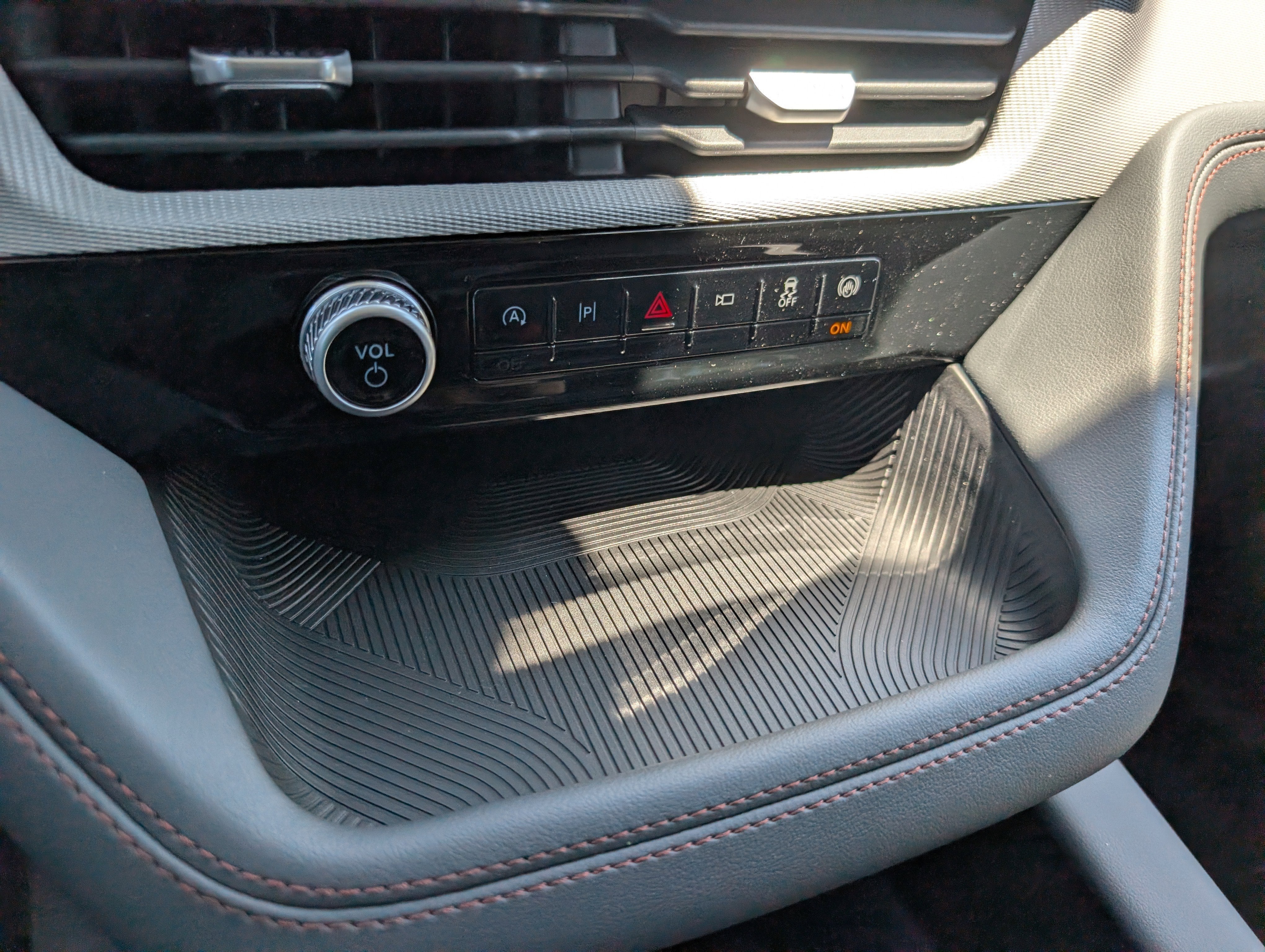 2026 Ford Explorer Active with 200A Pkg