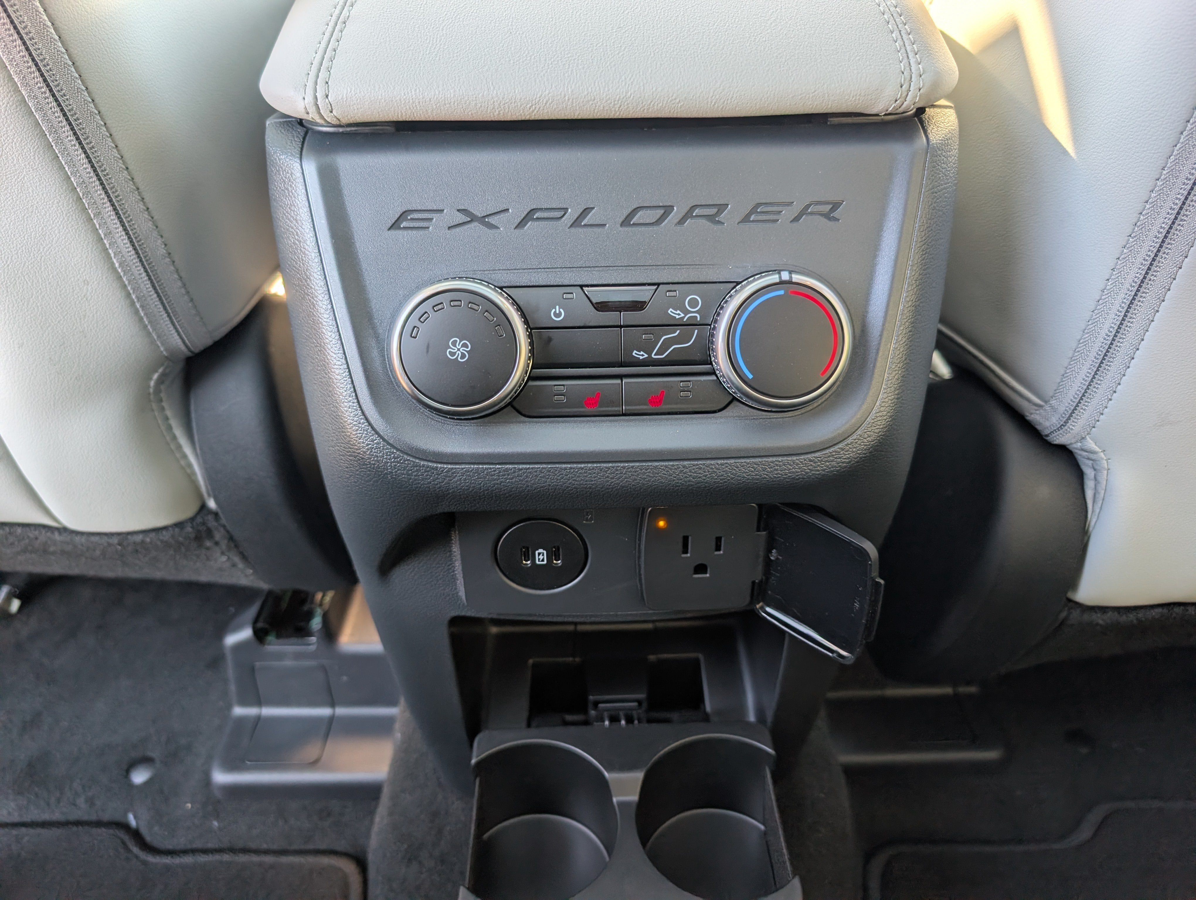 2027 Ford Explorer Platinum