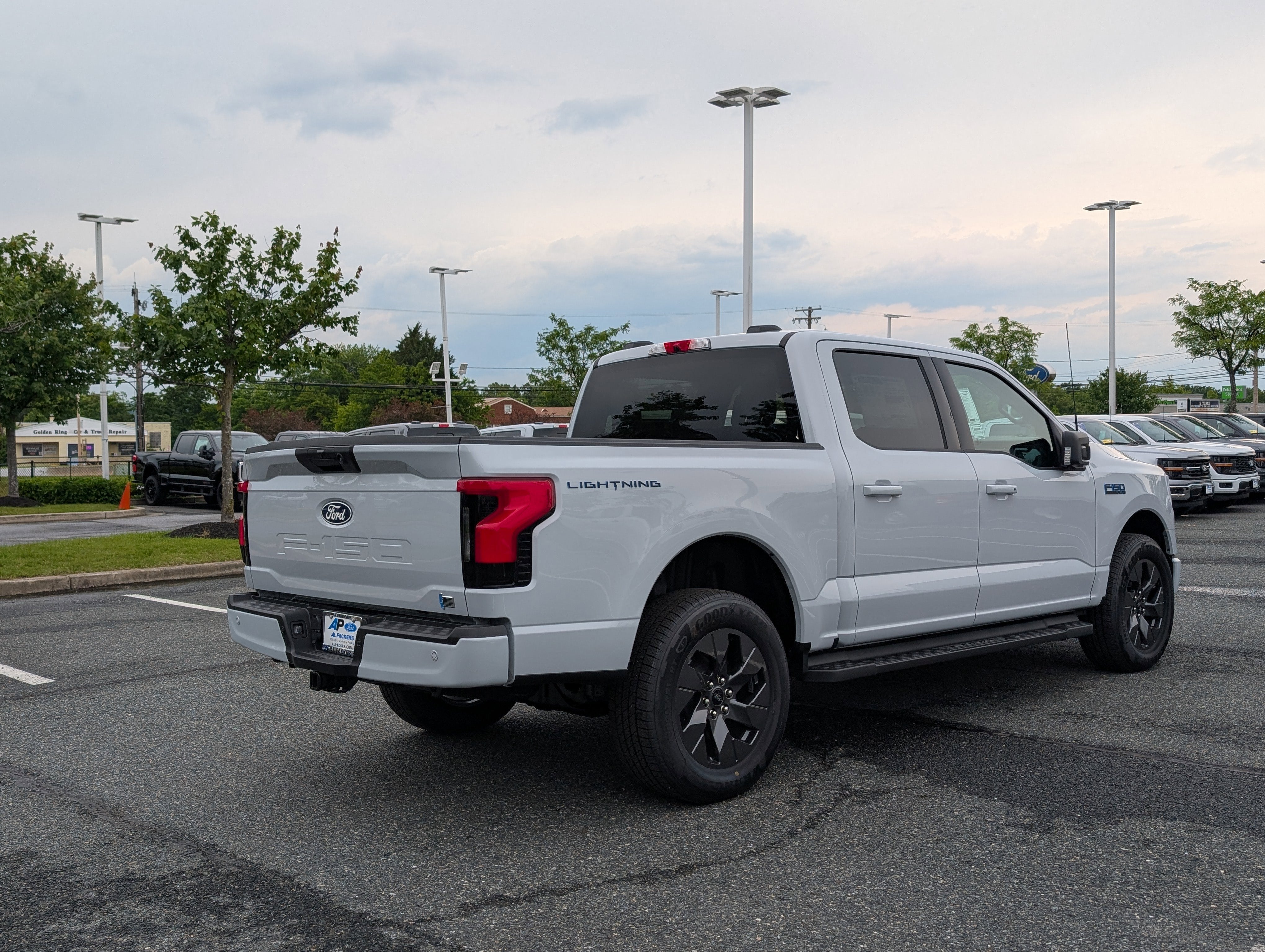 2025 Ford F-150 Lightning Flash
