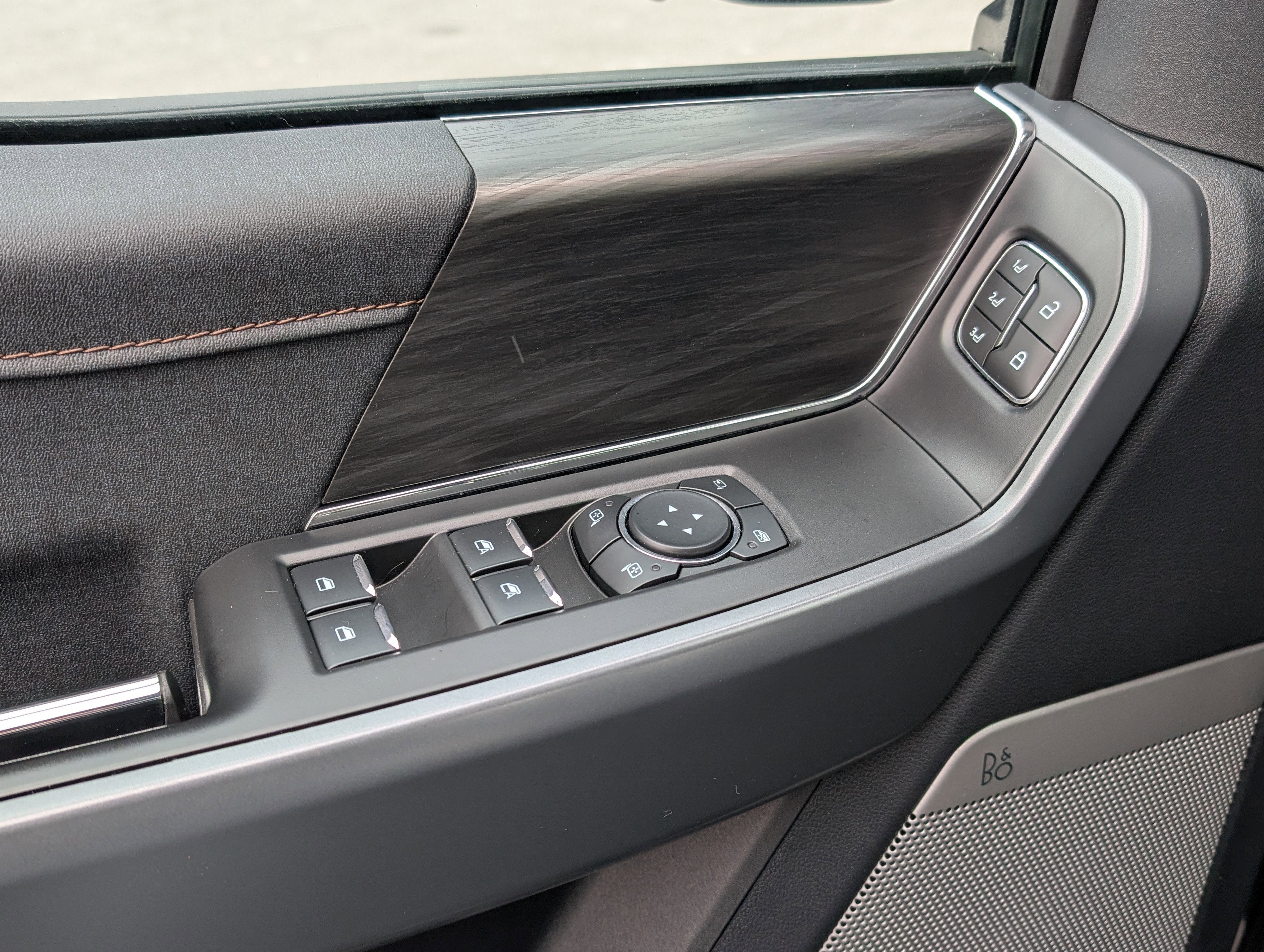 2024 Ford F-150 Lightning LARIAT