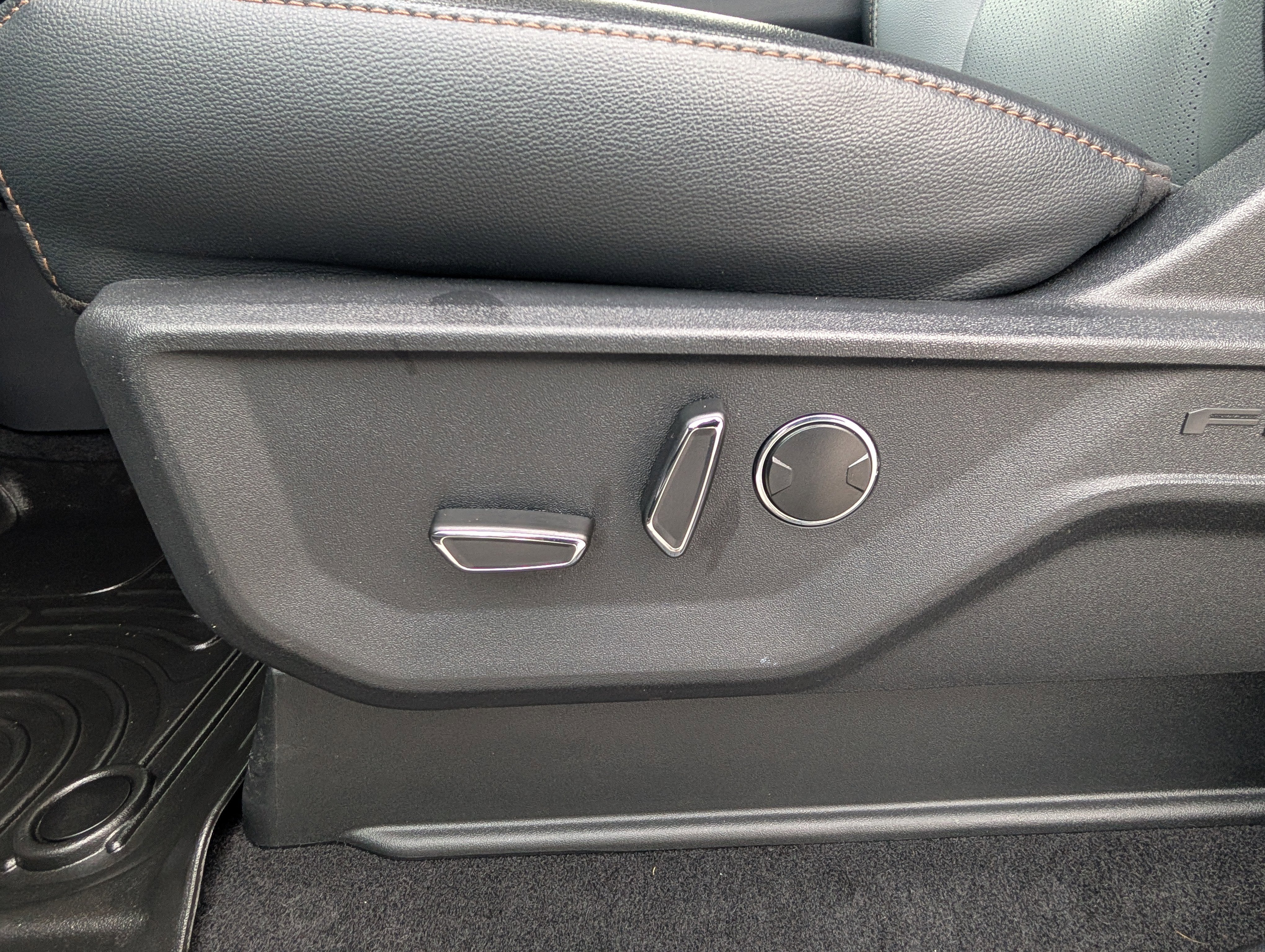 2024 Ford F-150 Lightning LARIAT