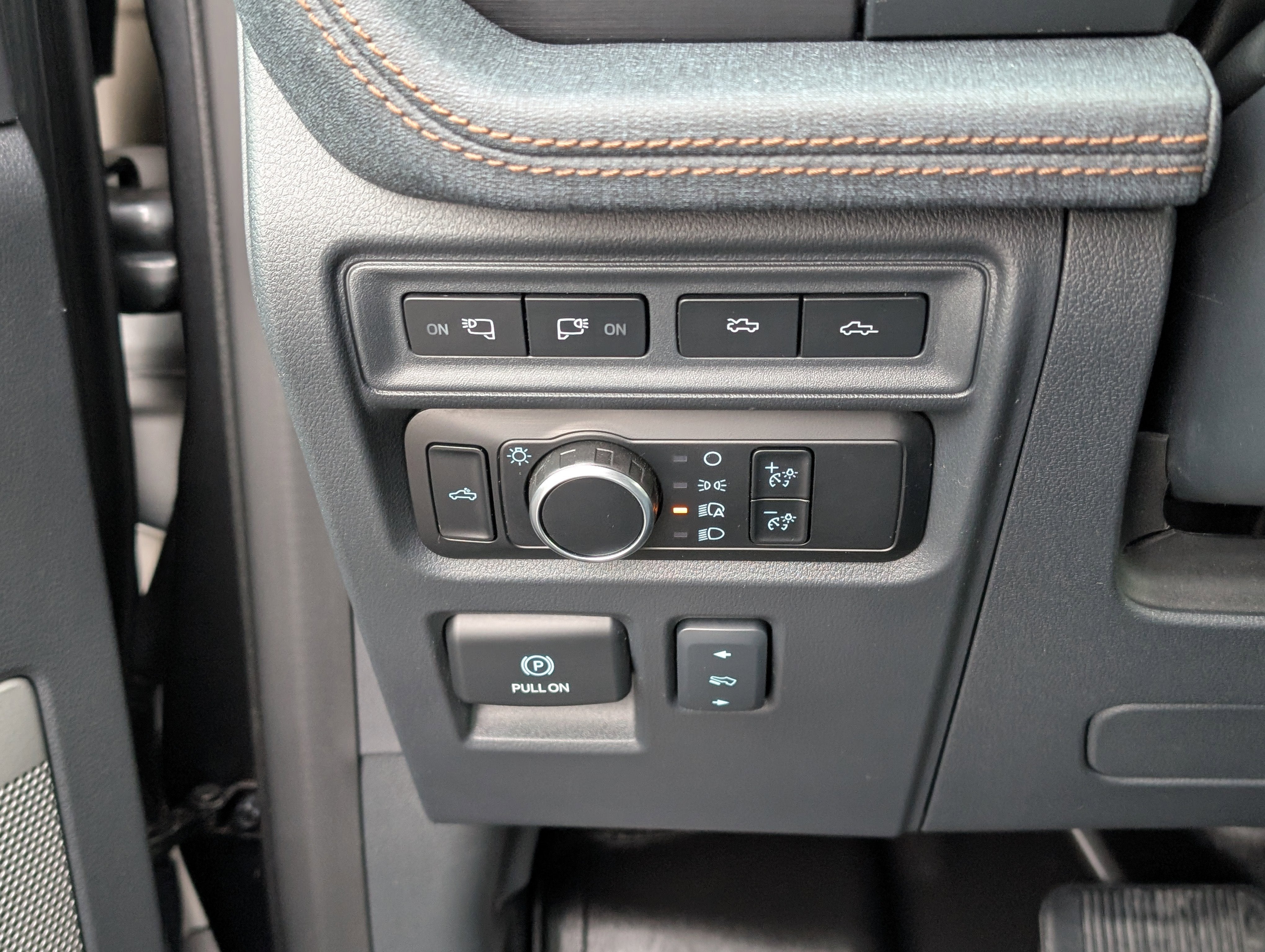 2024 Ford F-150 Lightning LARIAT